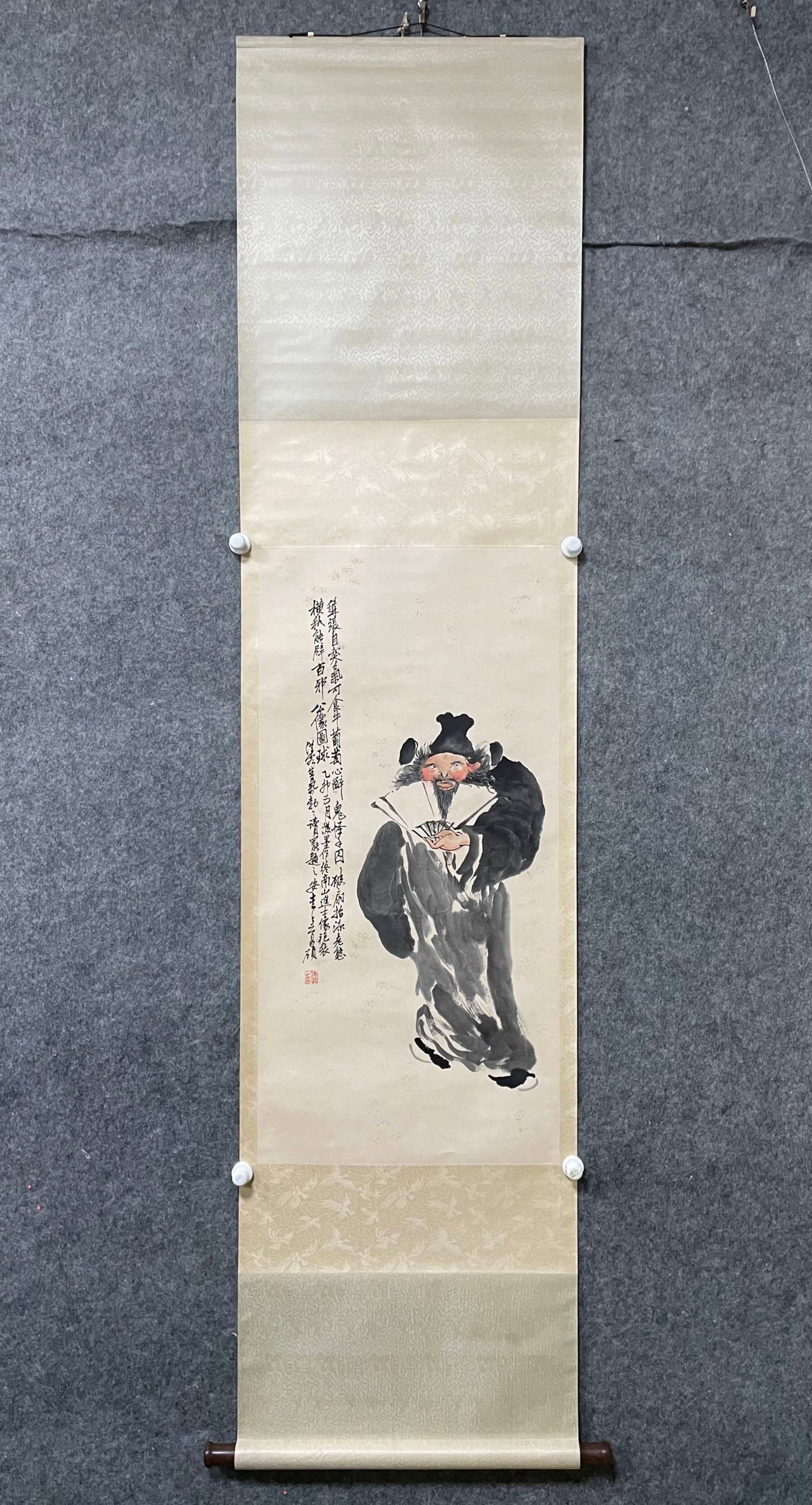 A Chinese Vertical Scroll Ink Painting of Figure on Paper: A Chinese Vertical Scroll Ink Painting of Figure on Paper,Wu Changshuo,Size:18.9inx38.4in 一幅中国水墨人物画立轴,吴昌Ĵ