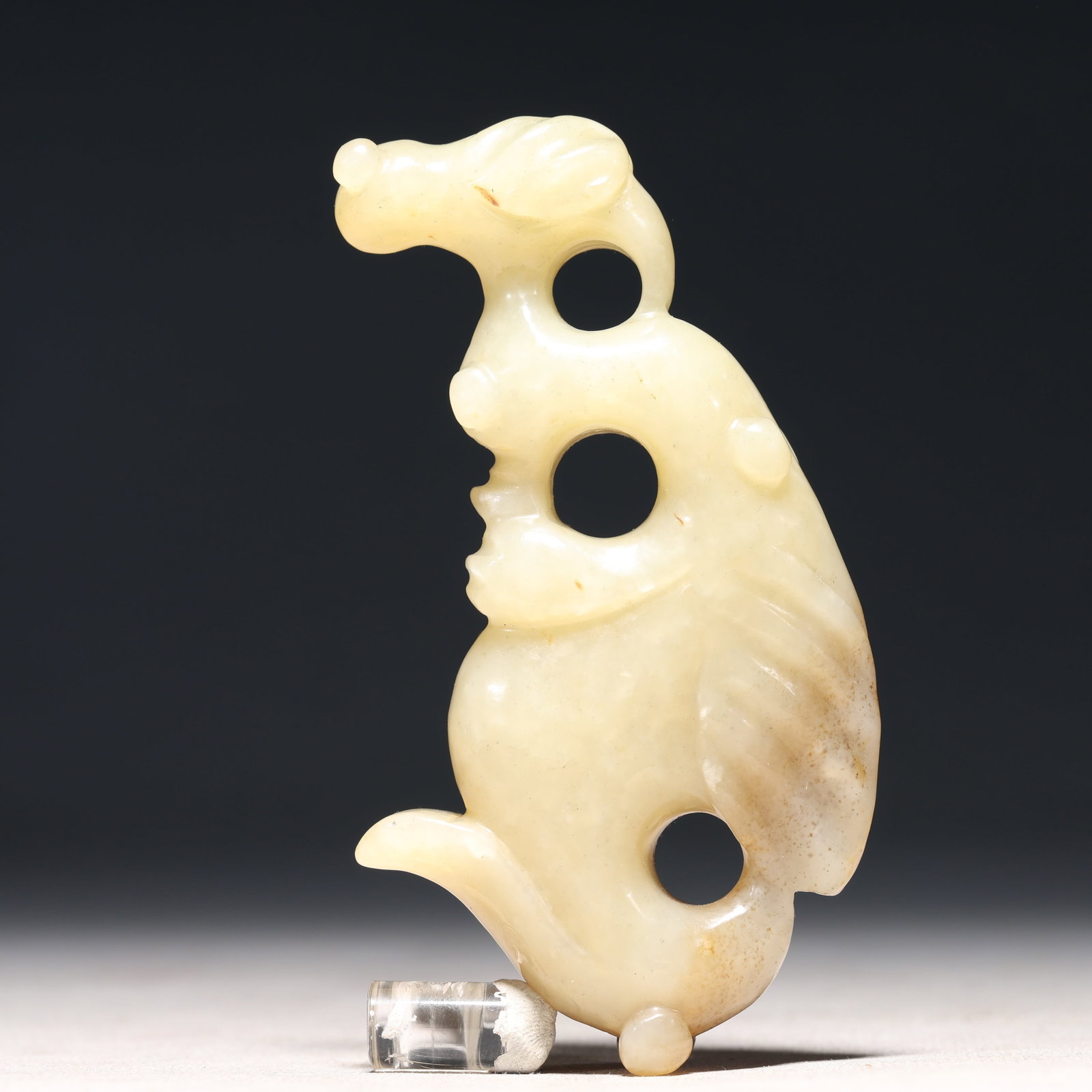 An Archaic Hongshan Culture White Jade Cicada Pendant: An Archaic Hongshan Culture White Jade Cicada Pendant,Ancient Time, China,Size:2.4inx4.3in,Weight:148g 红山文化白玉蝉挂件,中国新