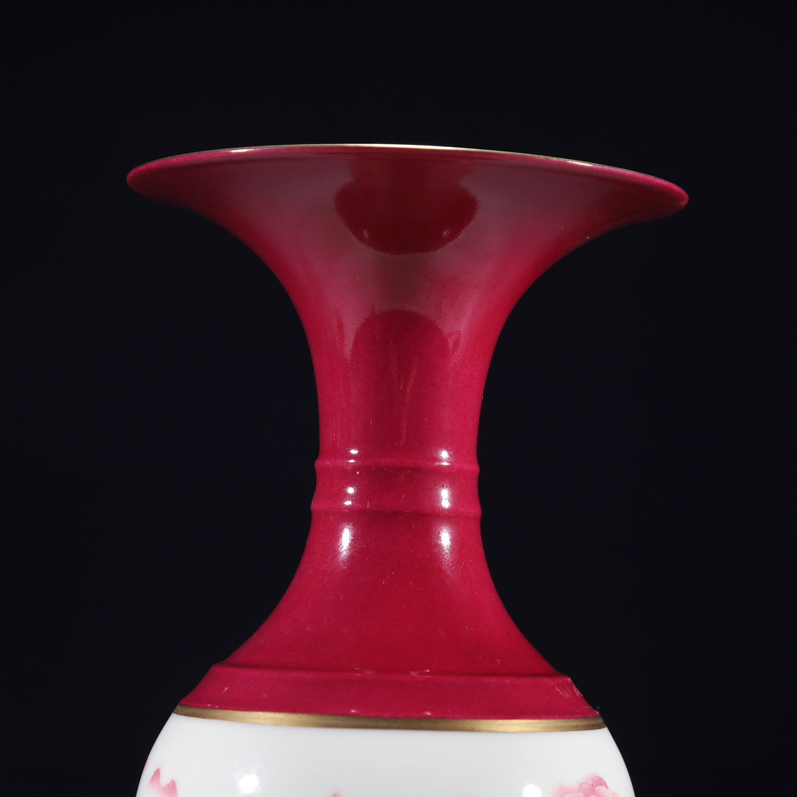 An Exquisite Ruby Red-Glazed Landscape Pattern Vase - 2