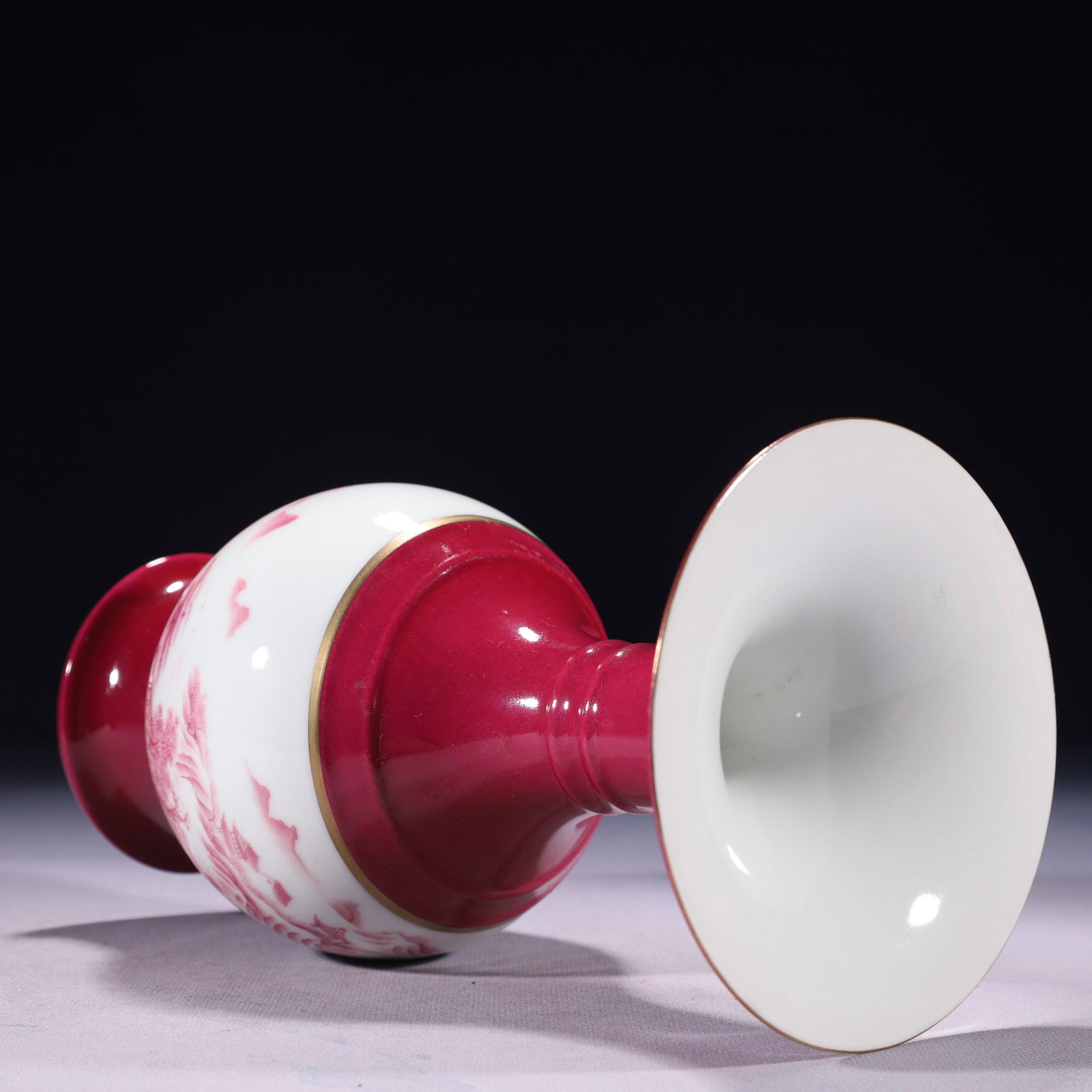 An Exquisite Ruby Red-Glazed Landscape Pattern Vase - 9