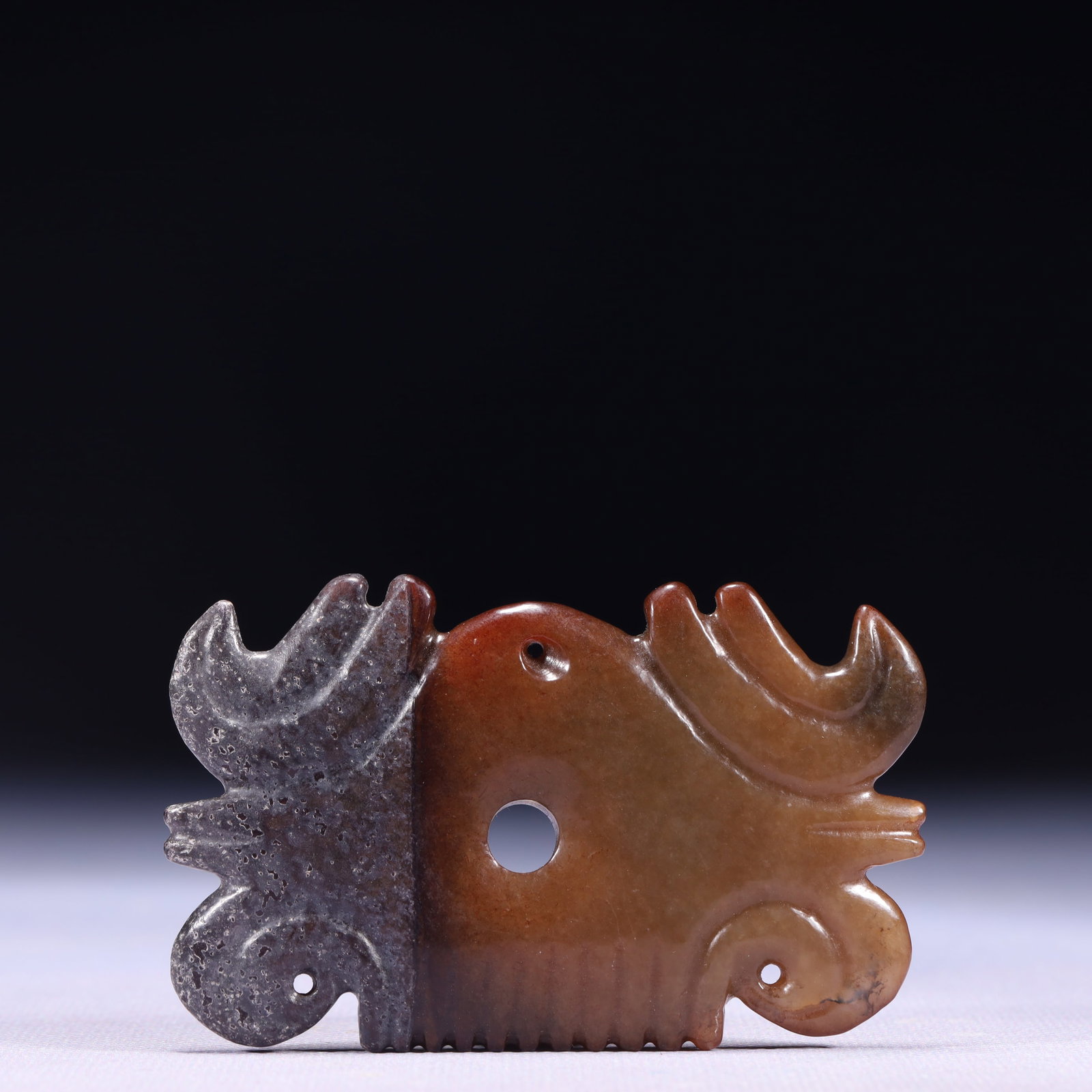 An Exquisite Archaic Jade Phoenix Pendant: An Exquisite Archaic Jade Phoenix Pendant,Ancient Time,China,Size:3.3inx0.2inx2.2in,Weight:76g 高古玉凤牌,中国远古时期