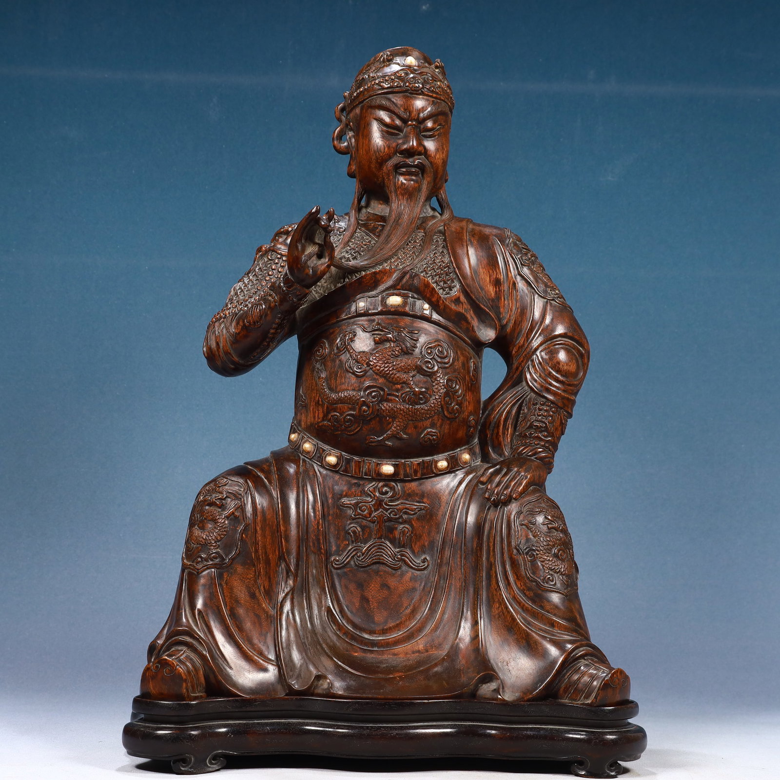 A Huge Eaglewood Auspicious Cloud and Dragon Pattern Statue of Seto Guangong: A Huge Eaglewood Auspicious Cloud and Dragon Pattern Statue of Seto Guangong,Qing Dynasty, China,Size:14.2inx9.4inx21.3in,Weight:5700g