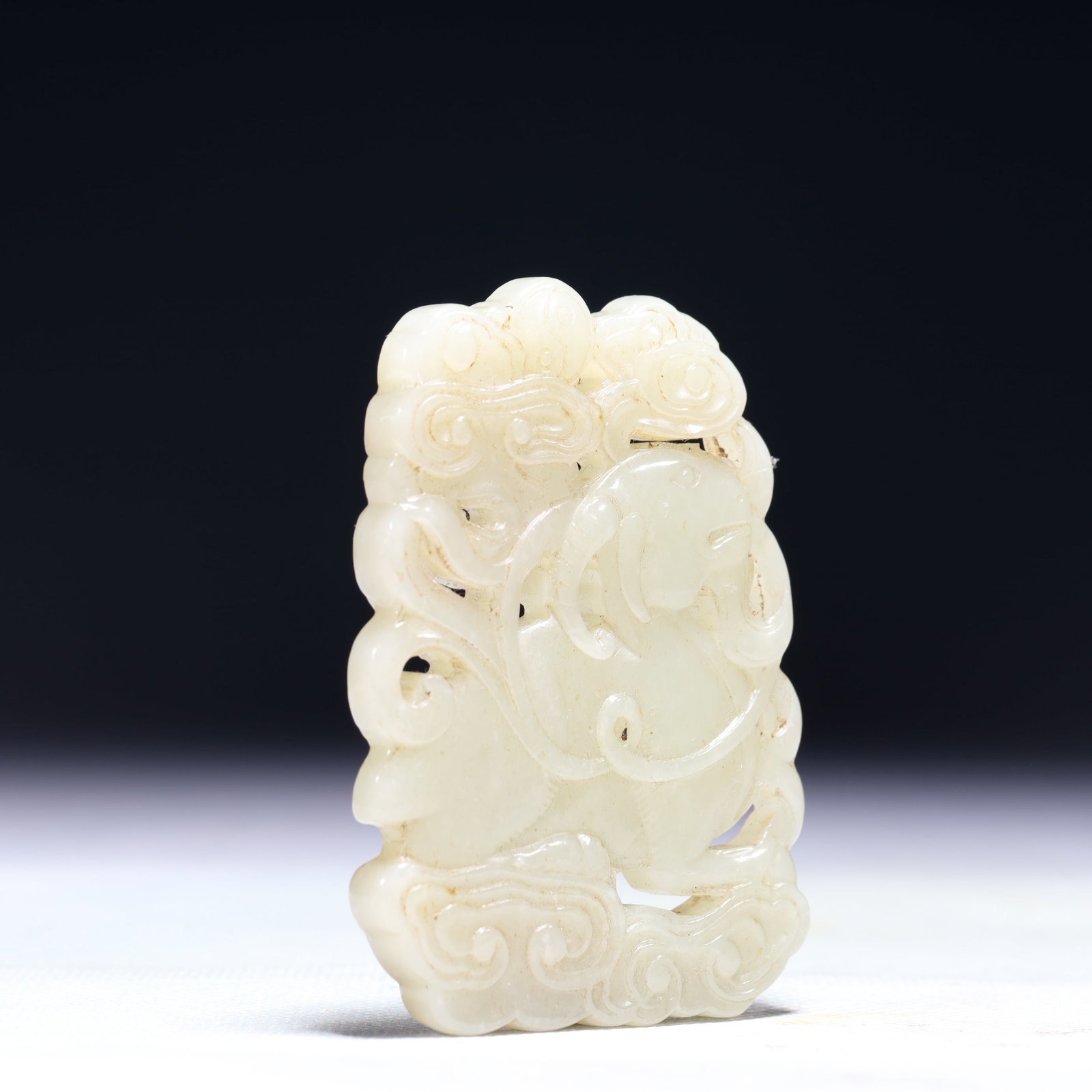 An Exquisite White Jade Sheep Pattern Pendant - 3