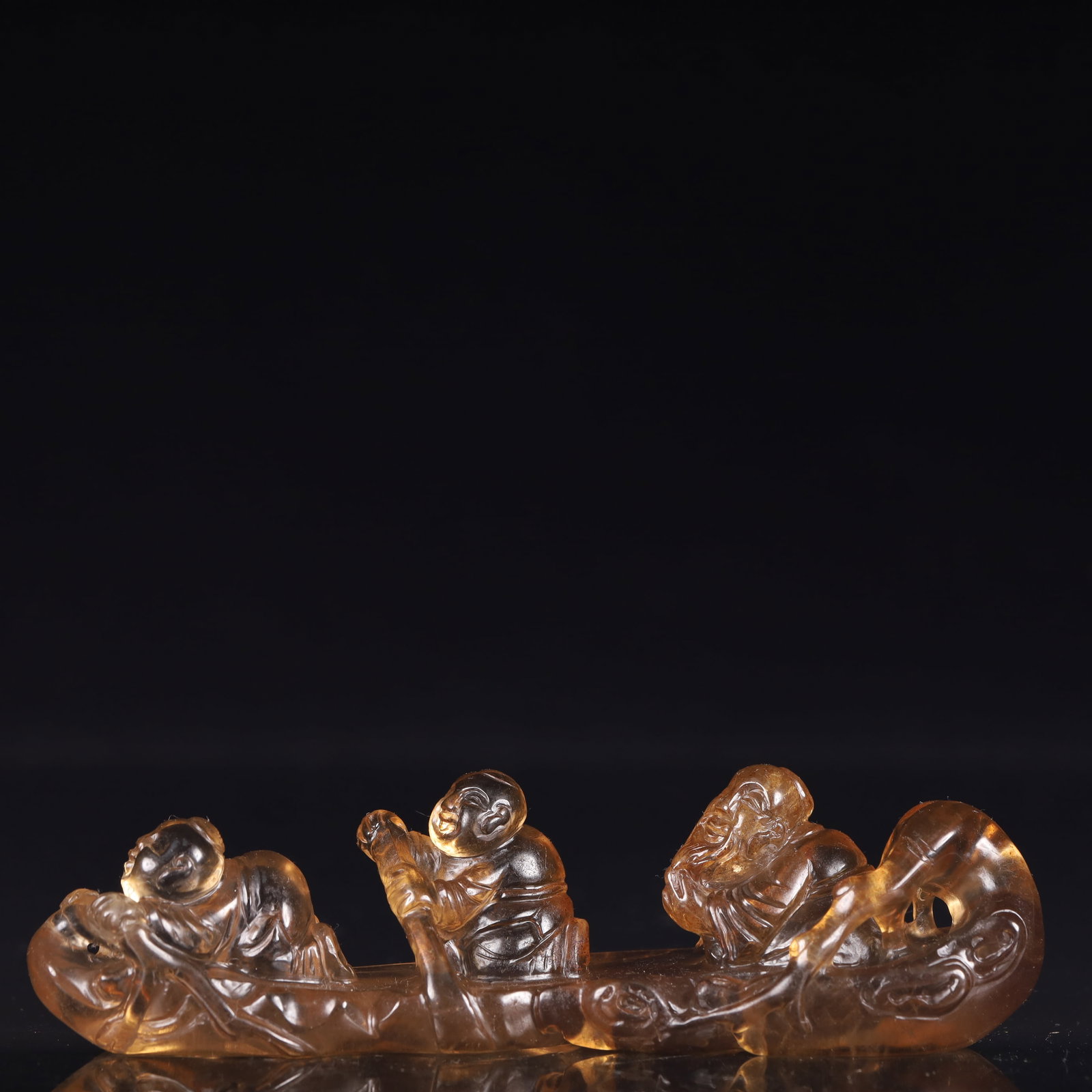 An Exquisite Crystal Figure Pattern Boat Ornament: An Exquisite Crystal Figure Pattern Boat Ornament,Qing Dynasty, China,Size:5.1inx1.6inx1.6in,Weight:150g 水晶人物纹船摆件,中国清ߣ