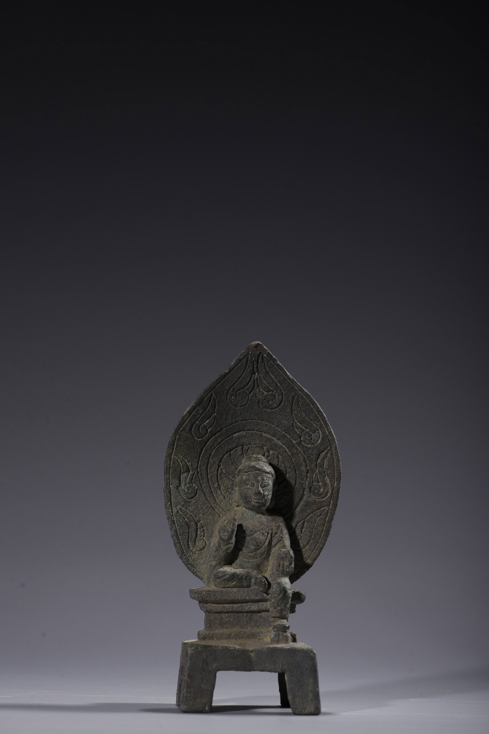 An Exquisite Bronze Statue of Sakyamuni: An Exquisite Bronze Statue of Sakyamuni,N.Wei,China,Size:4.7inx1.6inx1.2in,Weight:290g 紫铜释迦摩尼像,中国北魏时期