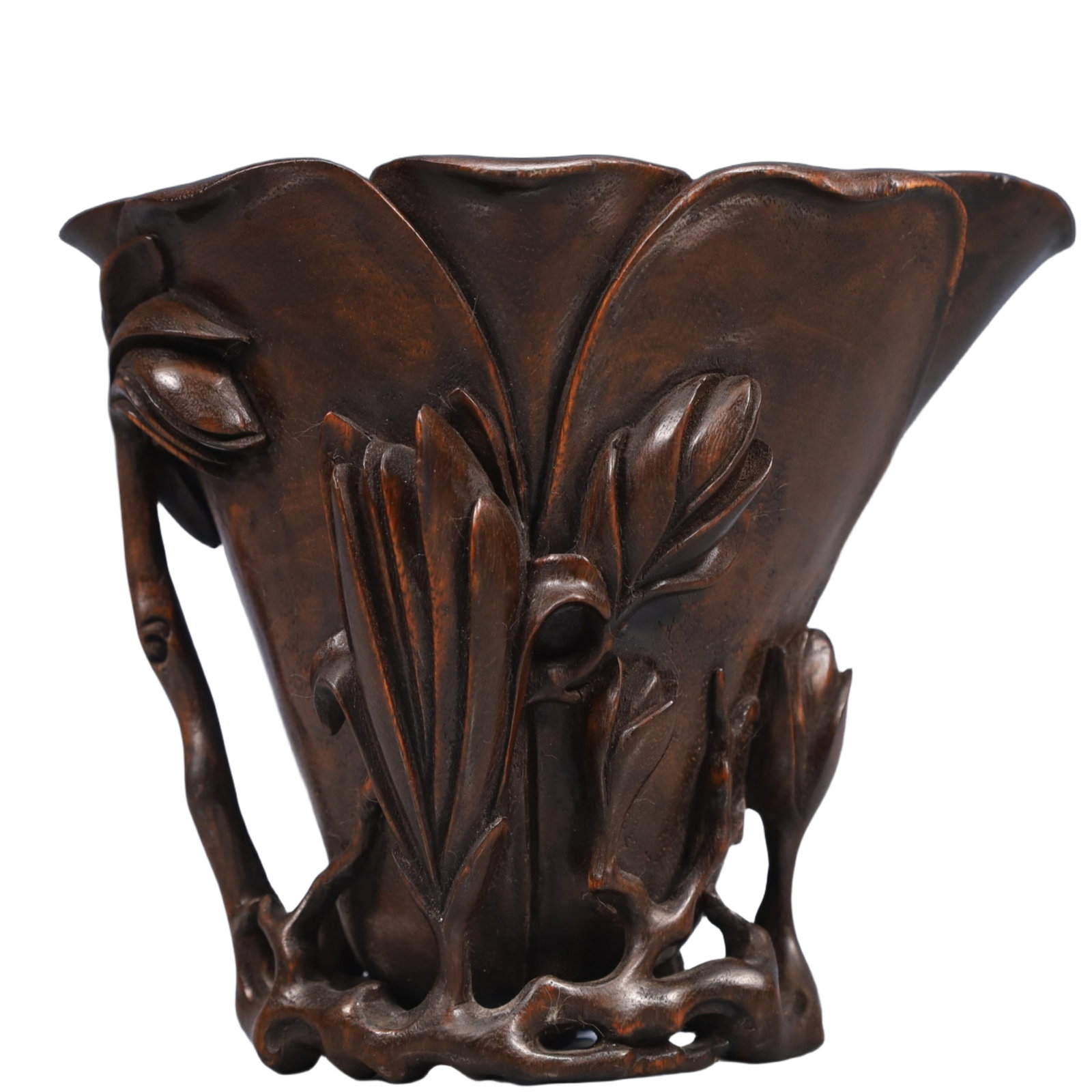 An Exquisite Eaglewood Flower Pattern Cup: An Exquisite Eaglewood Flower Pattern Cup,Qing Dynasty, China,Size:6.7inx4.7inx5.5in,Weight:200g 沉香木花卉纹杯,中国清代