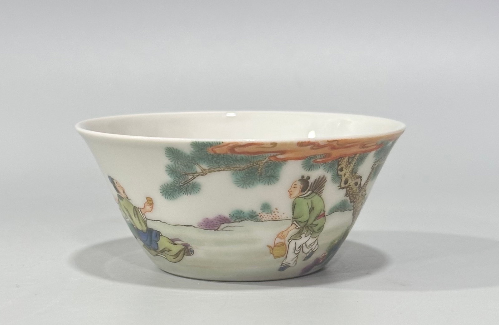 An Exquisite Famille-Rose Character and Story Pattern Cup: An Exquisite Famille-Rose Character and Story Pattern Cup,Ming Dynasty,China,Chenghua Six-character Mark,Size:1.4inx3.1in 粉彩人物故事纹杯子,È