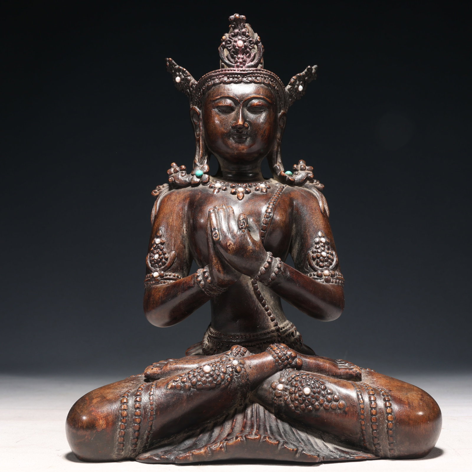 An Exquisite Eaglewood Statue of Tara,Inlaid Pearls and Turquoise: An Exquisite Eaglewood Statue of Tara,Inlaid Pearls and Turquoise,Qing Dynasty,China,Size:9.1inx5.5inx8.7in,Weight:750g 沉香木度母像,嵌珍珠和