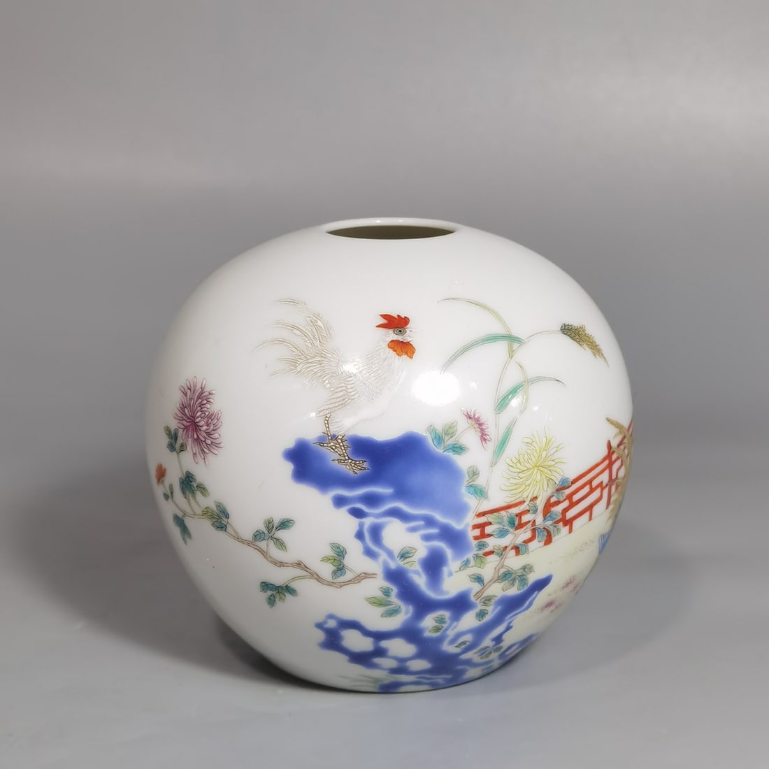 An Exquisite Famille-Rose Flower and Rooster Pattern Water Pot: An Exquisite Famille-Rose Flower and Rooster Pattern Water Pot,the Republic of China,With Mark,Size:3inx3.2in 粉彩花卉鸡纹水盂,中国民&