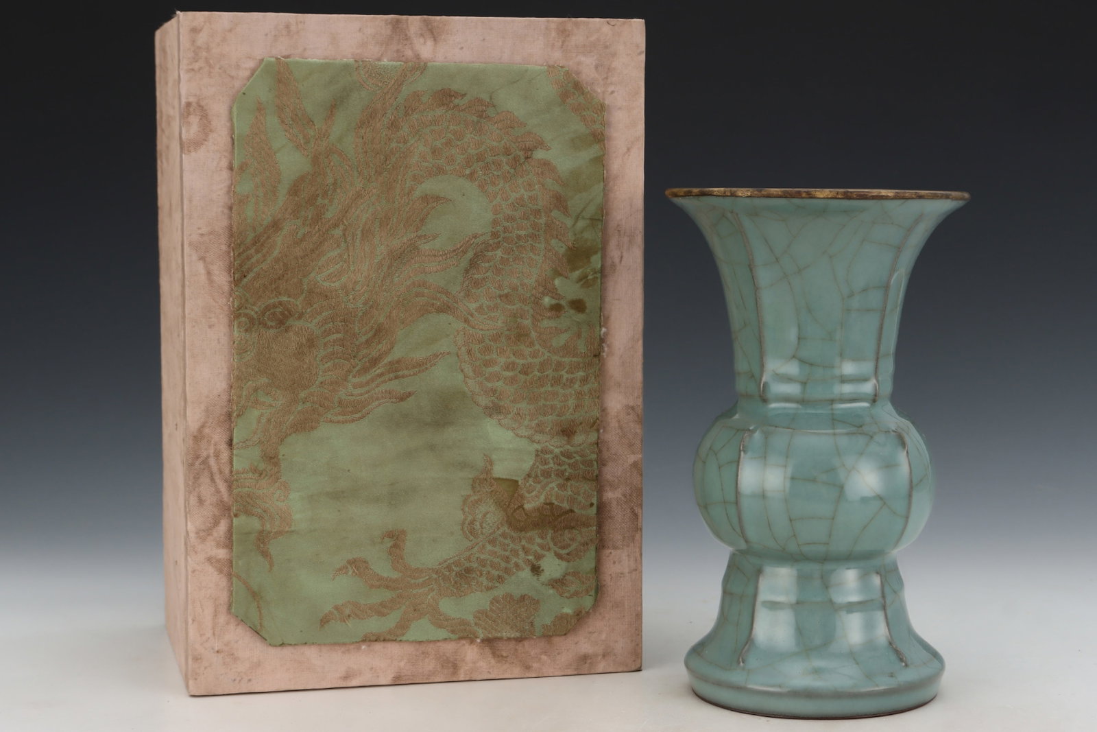 An Exquisite Guan yao Celadon Glazed Painted Gold Vase: An Exquisite Guan yao Celadon Glazed Painted Gold Vase,Song Dynasty,China,With Mark,Size:8.5inx5in 官窑粉青釉描金瓶,中国宋代,