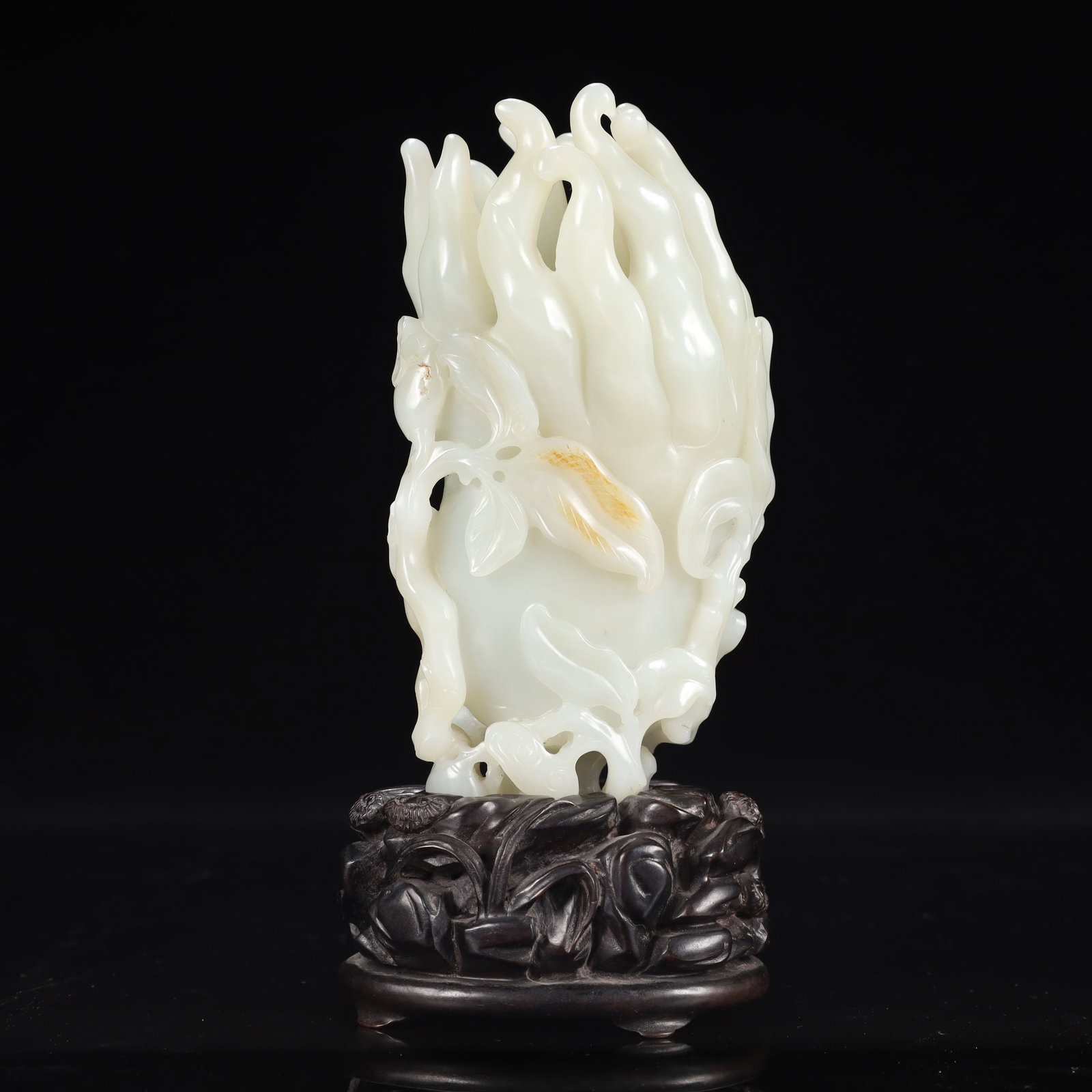 An Exquisite White Jade Ganoderma lucidum Pattern Bergamot Ornament,With Base: An Exquisite White Jade Ganoderma lucidum Pattern Bergamot Ornament,With Base,Qing Dynasty, China,Size:3inx2inx5.9in,Weight:650g