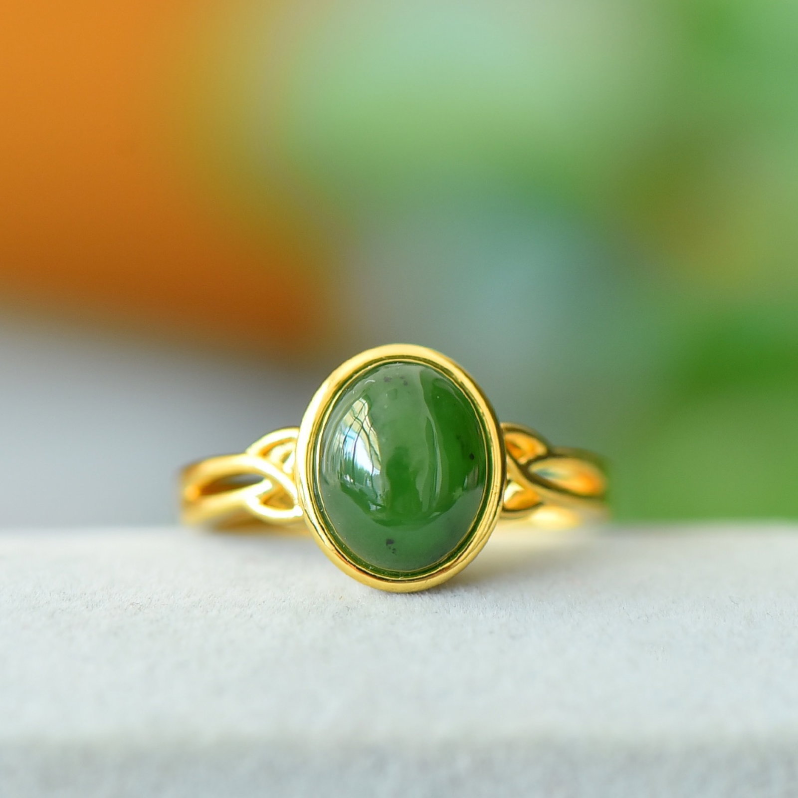 An Exquisite Bronze-Gold Plated Inlaid Jasper Ring: An Exquisite Bronze-Gold Plated Inlaid Jasper Ring,Size:3.1inx3.9in 铜镀金镶碧玉戒指