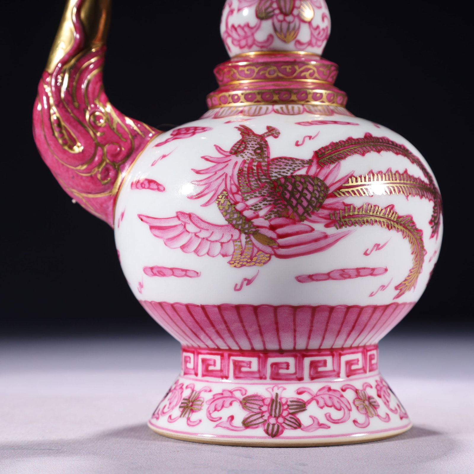 An Exquisite Ruby Red-Glazed Painted Gold Auspicious Cloud and Phoenix Pattern Pot - 3