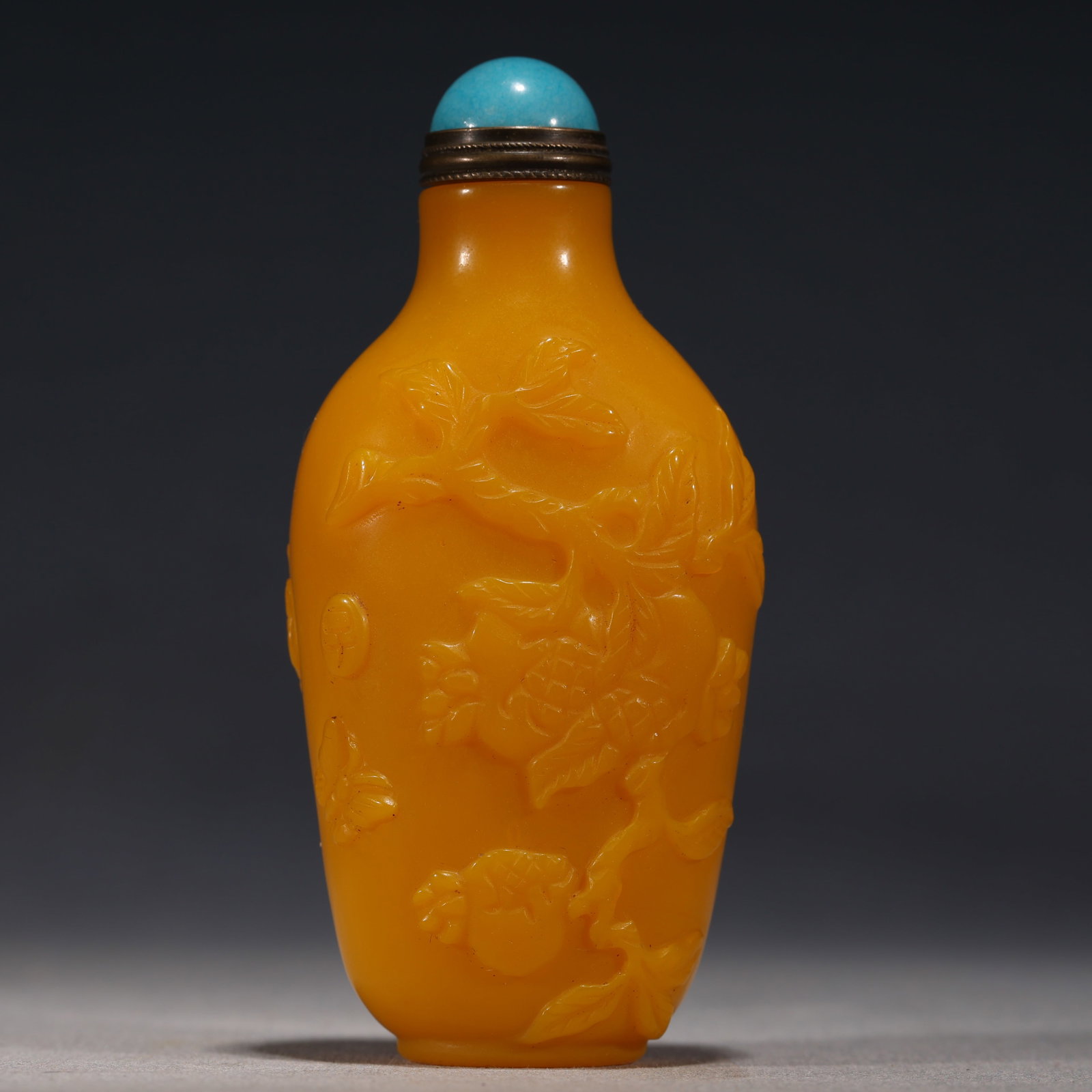 An Exquisite Chicken-fat Yellow Glass Snuff Bottle: An Exquisite Chicken-fat Yellow Glass Snuff Bottle,Qing Dynasty, China,Daoguang Four-character Mark,Size:2in×1.2in×3.5in