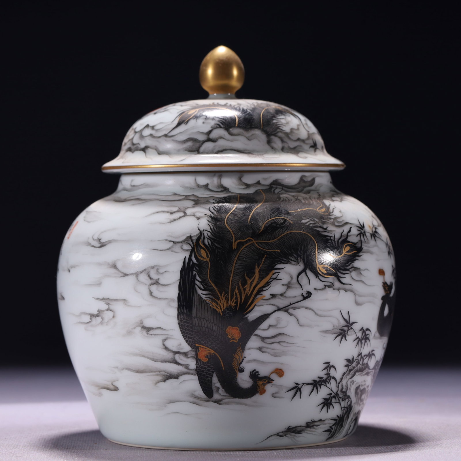 An Exquisite Ink Color Painted Gold Phoenix Pattern Jar with Cover,with poem: An Exquisite Ink Color Painted Gold Phoenix Pattern Jar with Cover,with poem,Qing Dynasty,China,Yongzheng Four-character Mark,Size:5.5inx6.3in,Weight:824g 墨彩描金凤ń