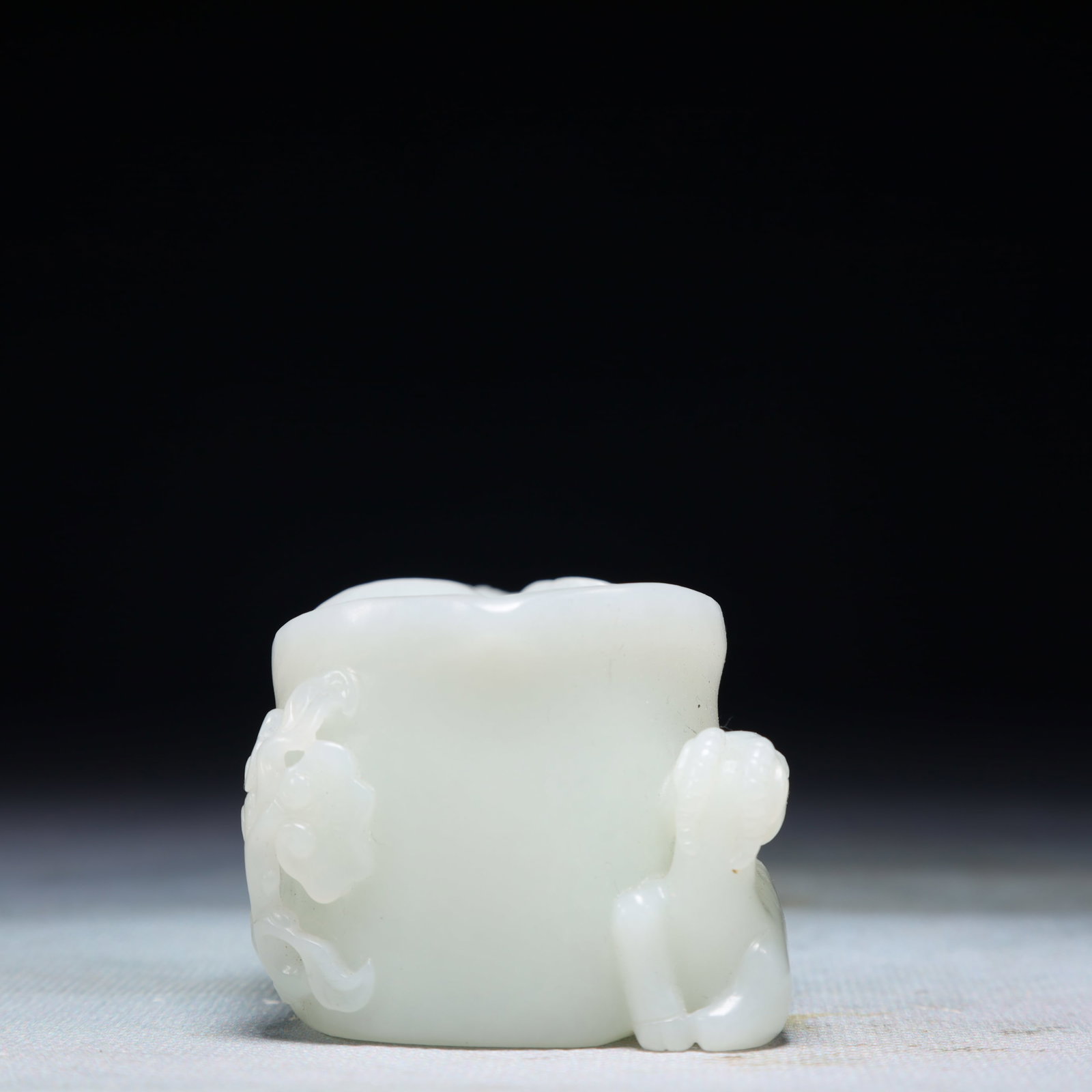 An Exquisite White Jade Sheep Pattern Cup - 6