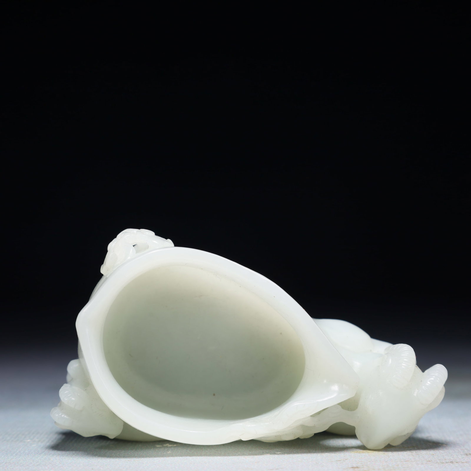 An Exquisite White Jade Sheep Pattern Cup - 7
