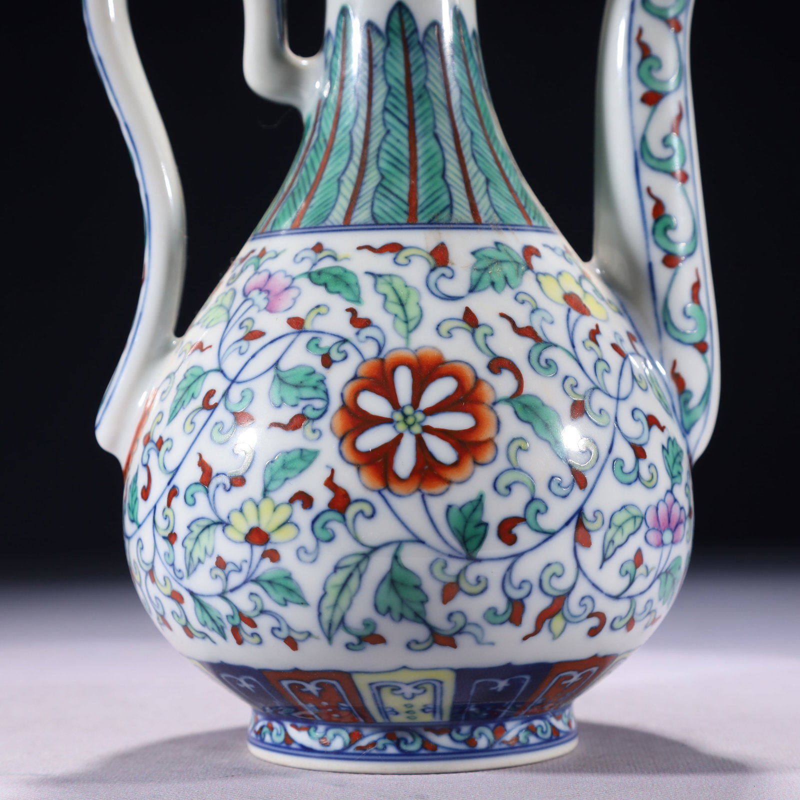 An Exquisite Doucai Lotus Pattern Ewer - 3