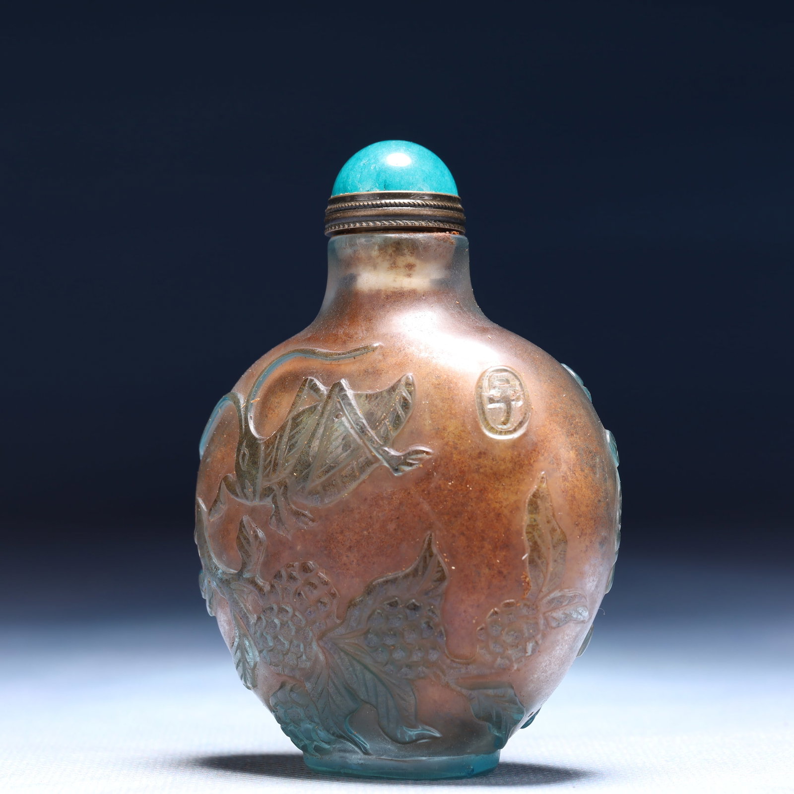 An Exquisite Glass Rabbit Pattern Snuff Bottle - 5