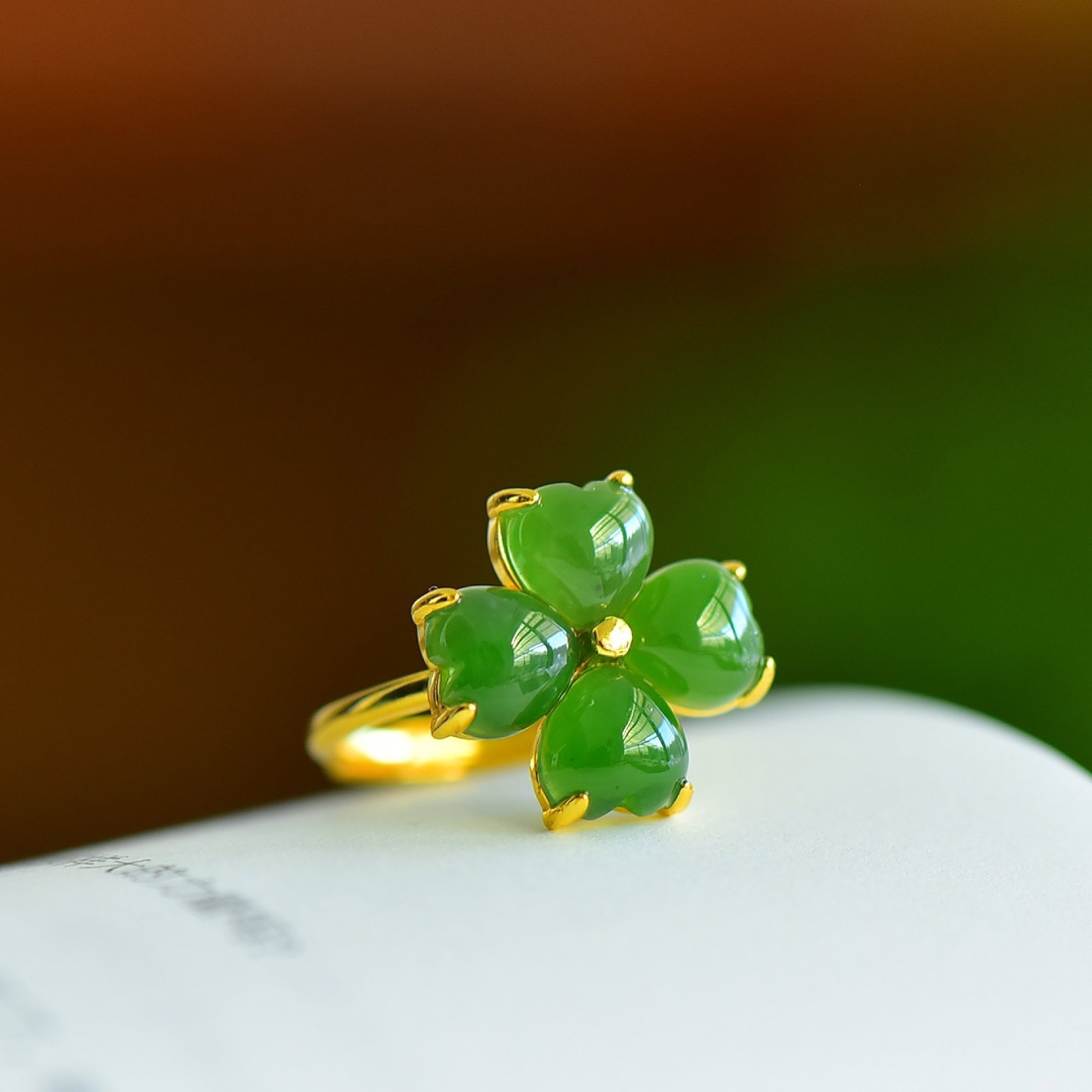 An Exquisite Sterling Silver-Gold Plated Inlaid Jasper Ring: An Exquisite Sterling Silver-Gold Plated Inlaid Jasper Ring,Size:7mmx7mm 纯银镀金镶碧玉戒指