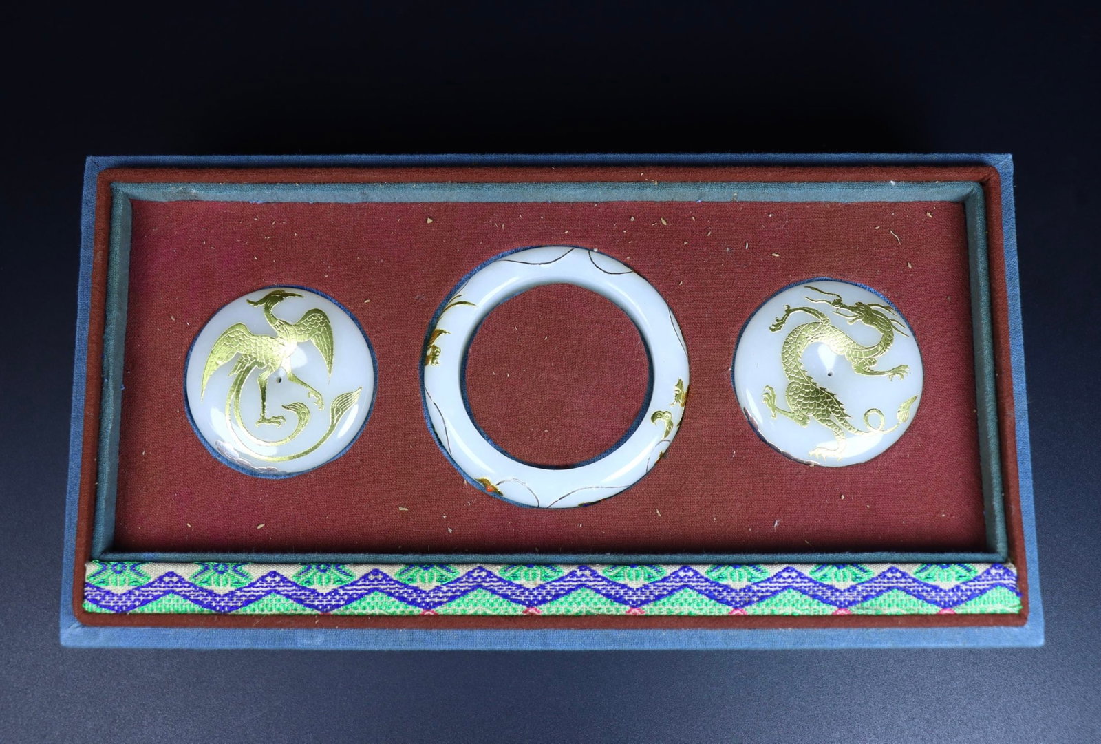 A Set of Fine White Jade Inlaid Gold Flower Pattern Bracelet,with White Jade Cover with Gold Dragon: A Set of Fine White Jade Inlaid Gold Flower Pattern Bracelet,with White Jade Cover with Gold Dragon and Phoenix Pattern Pendants,Qing Dynasty,China,Size:(Bracelet)56.3mm,(Pendant)54mm,Weight:216g