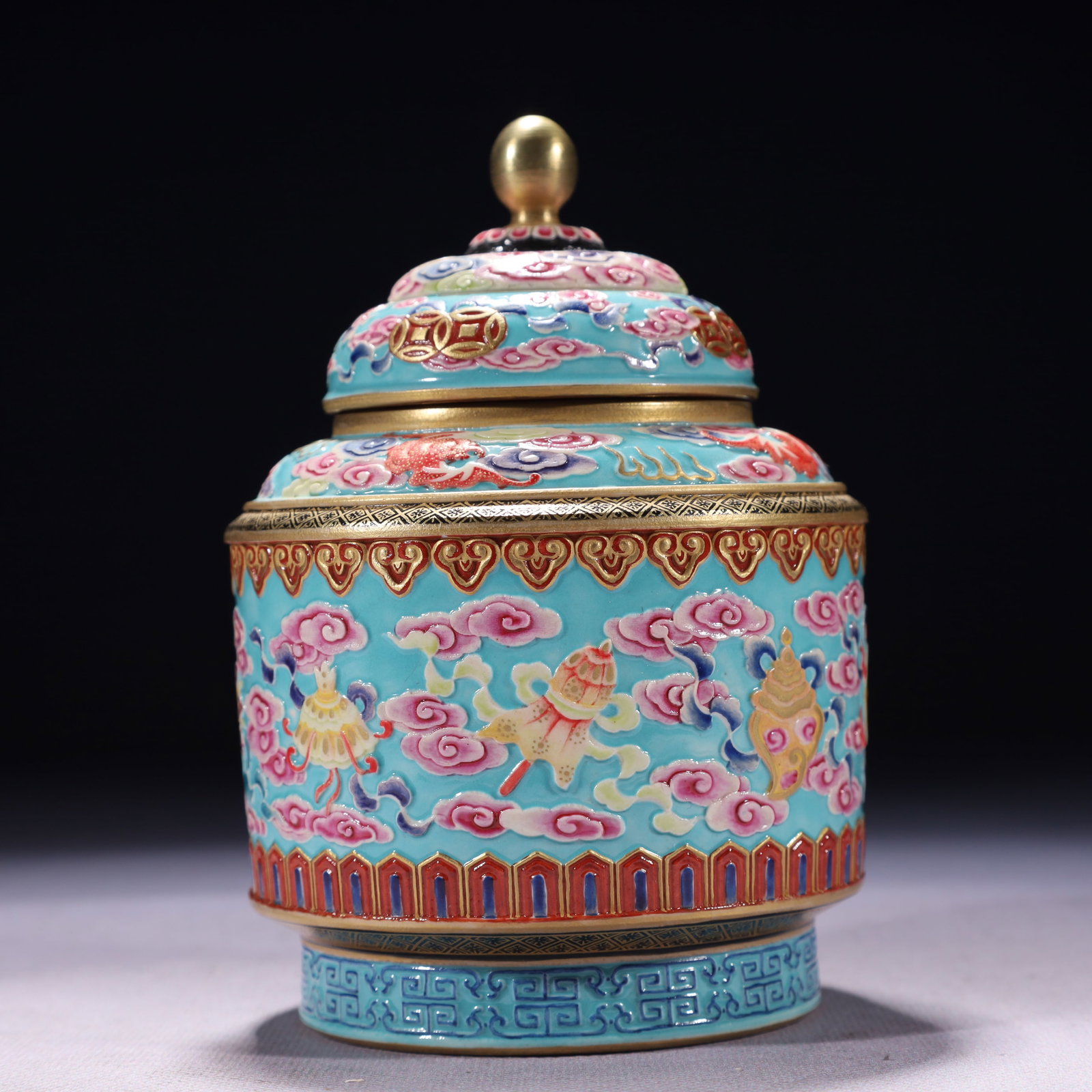 An Exquisite Turquoise Glazed Famille-Rose Painted Gold Eight Treasures Pattern Jar with Cover: An Exquisite Turquoise Glazed Famille-Rose Painted Gold Eight Treasures Pattern Jar with Cover,Qing Dynasty,China,Qianlong Six-character Mark,Size:3.9inx5.5in,Weight:650g 松石绿ŵ