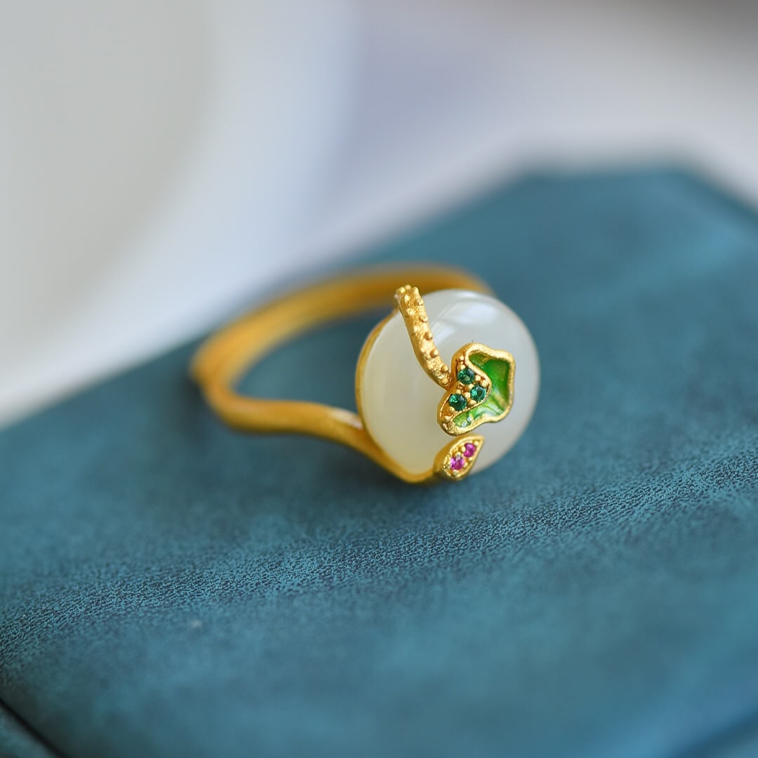 A Pair of Exquisite Sterling Silver-Gold Plated Inlaid White Jade Jewelry,Inlaid Gems: A Pair of Exquisite Sterling Silver-Gold Plated Inlaid White Jade Jewelry,Inlaid Gems,Size:(Bracelet)12mmx12mm,(Necklace)22mmx22mm,(Earrings)10mmx10mm,(Ring)10mmx10mm 一套纯银&