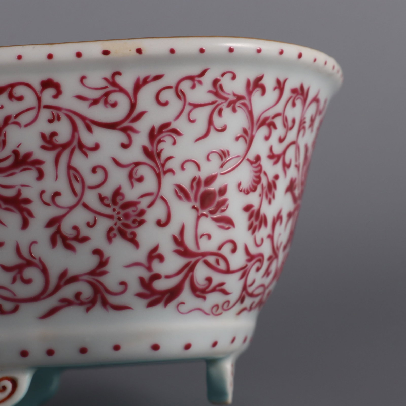 An Exquisite Ruby Red-Glazed Lotus Pattern Basin - 4