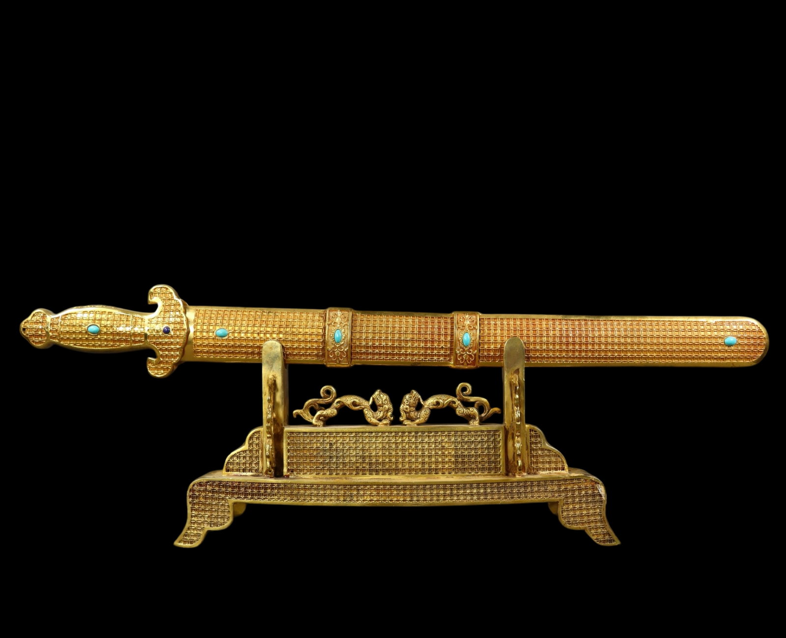 A Set of Fine Gilt Bronze Swords,with Base: A Set of Fine Gilt Bronze Swords,with Base,Qing Dynasty,China,Qianlong Four-character Mark,Size:(Base)7.9inx16.5inx2.6in,(Sword)1.4inx28.5inx3.5in,Weight:4440g 一套铜鎏金