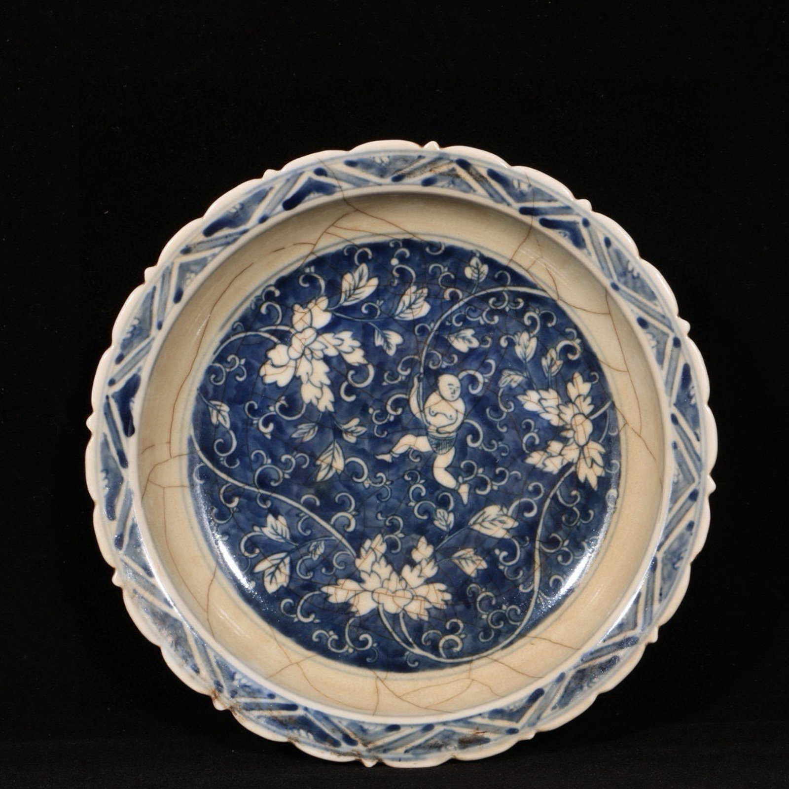 An Exquisite Blue and White Lotus Pattern Plate: An Exquisite Blue and White Lotus Pattern Plate,Qing Dynasty,China,Kangxi Six-character Mark,Size:2inx8.9in 青花缠枝莲纹盘子,中国清