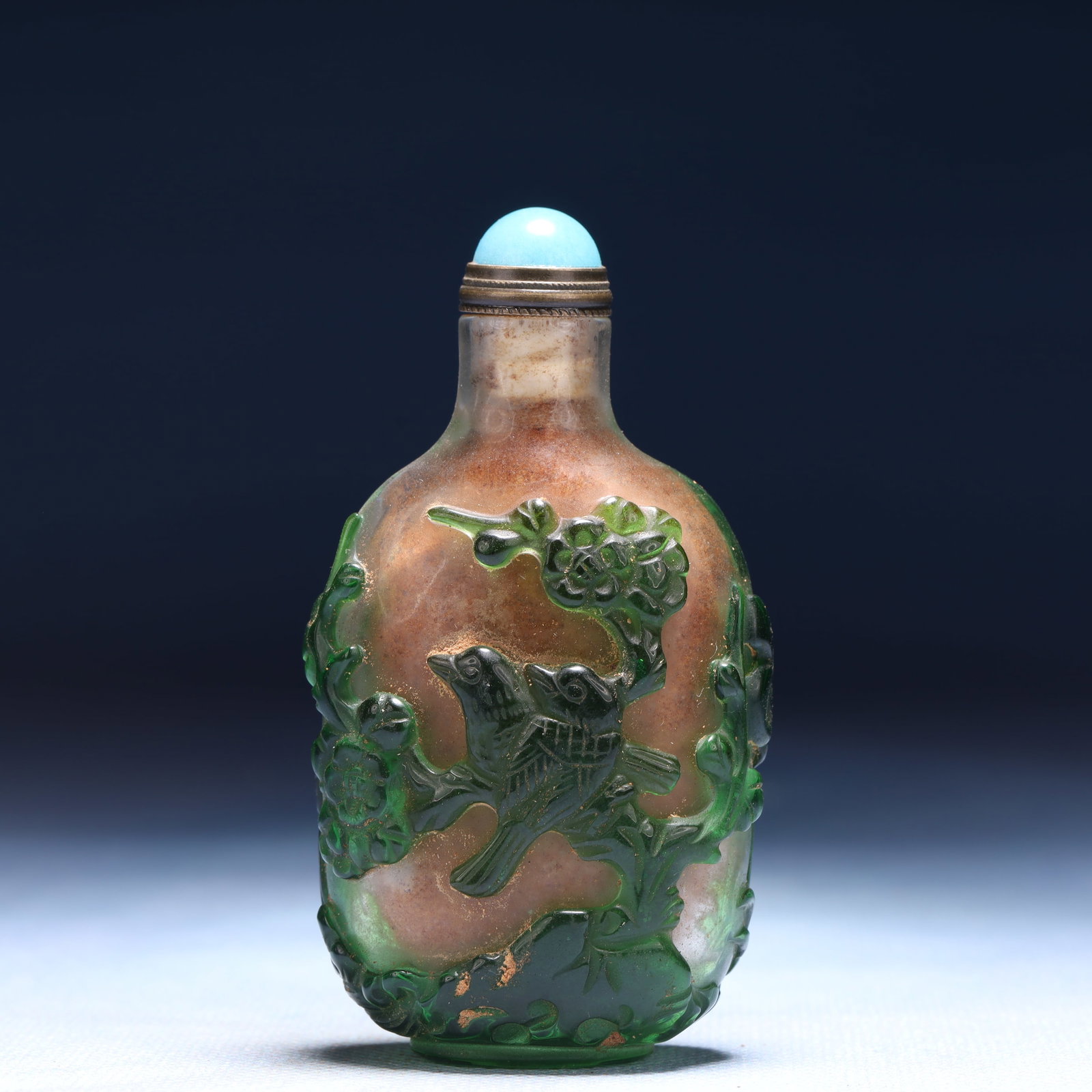 An Exquisite Glass Flower and Bird Pattern Snuff Bottle: An Exquisite Glass Flower and Bird Pattern Snuff Bottle,Qing Dynasty,China,Guangxu Four-character Mark,Size:1.8inx0.8inx3.1in,Weight:73g