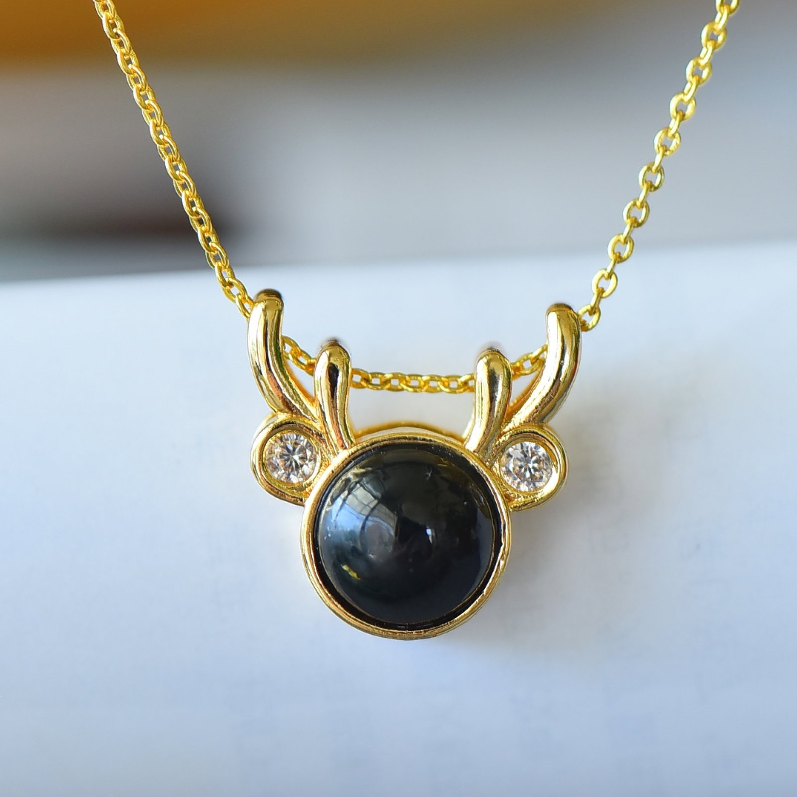 An Exquisite Bronze-Gold Plated Inlaid Green Jade Necklace: An Exquisite Bronze-Gold Plated Inlaid Green Jade Necklace,Size:3.9inx3.9in 铜镀金镶青玉项链