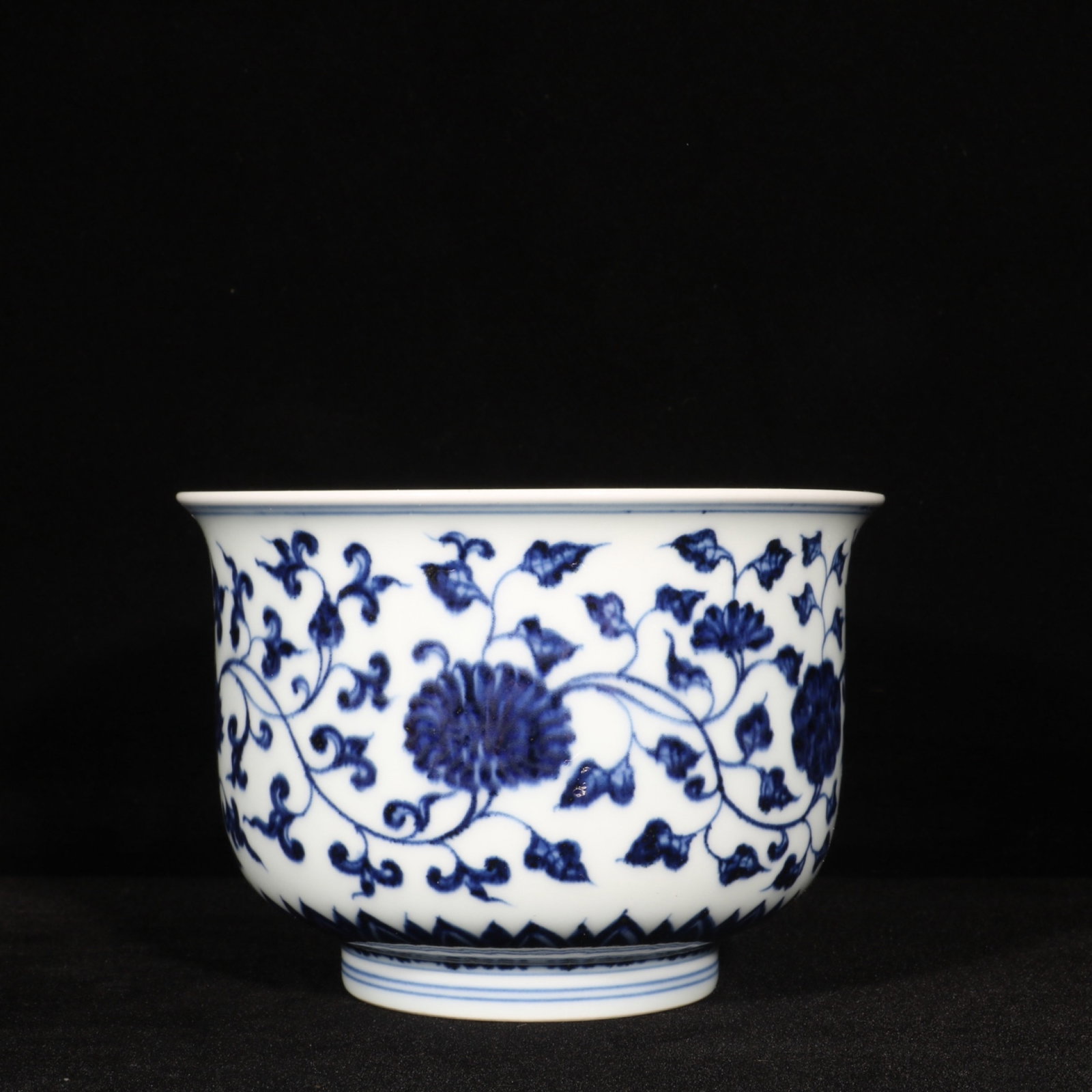 An Exquisite Blue and White Lotus Pattern Bowl: An Exquisite Blue and White Lotus Pattern Bowl,Ming Dynasty,China,Xuande Six-character Mark,Size:4.3inx5.8in