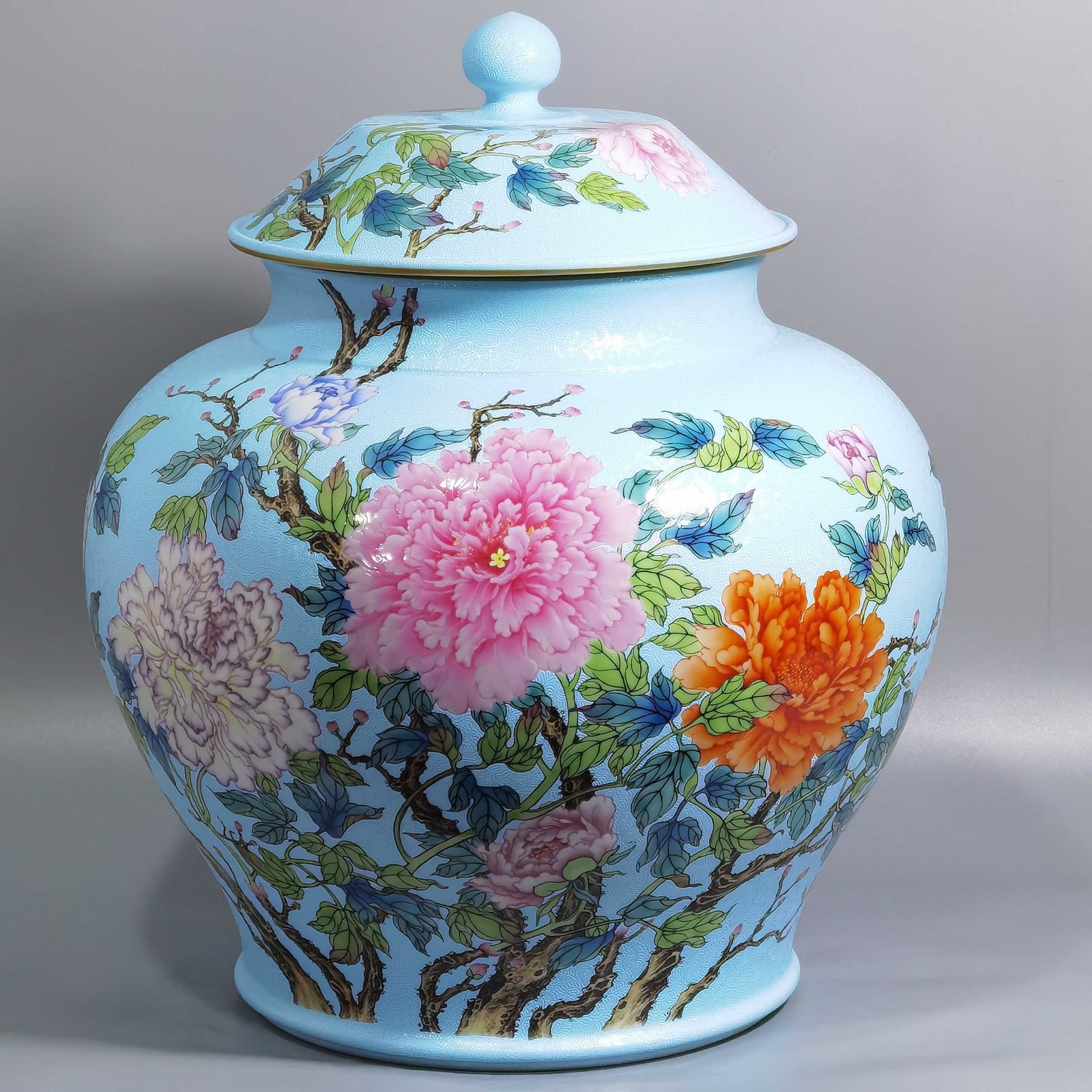 A Rare Turquoise Glazed Enamel Peony Pattern Jar with Cover: A Rare Turquoise Glazed Enamel Peony Pattern Jar with Cover,Qing Dynasty,China,Qianlong Six-character Mark,Size:14.8inx12.6in 松石绿釉珐琅彩牡丹&#
