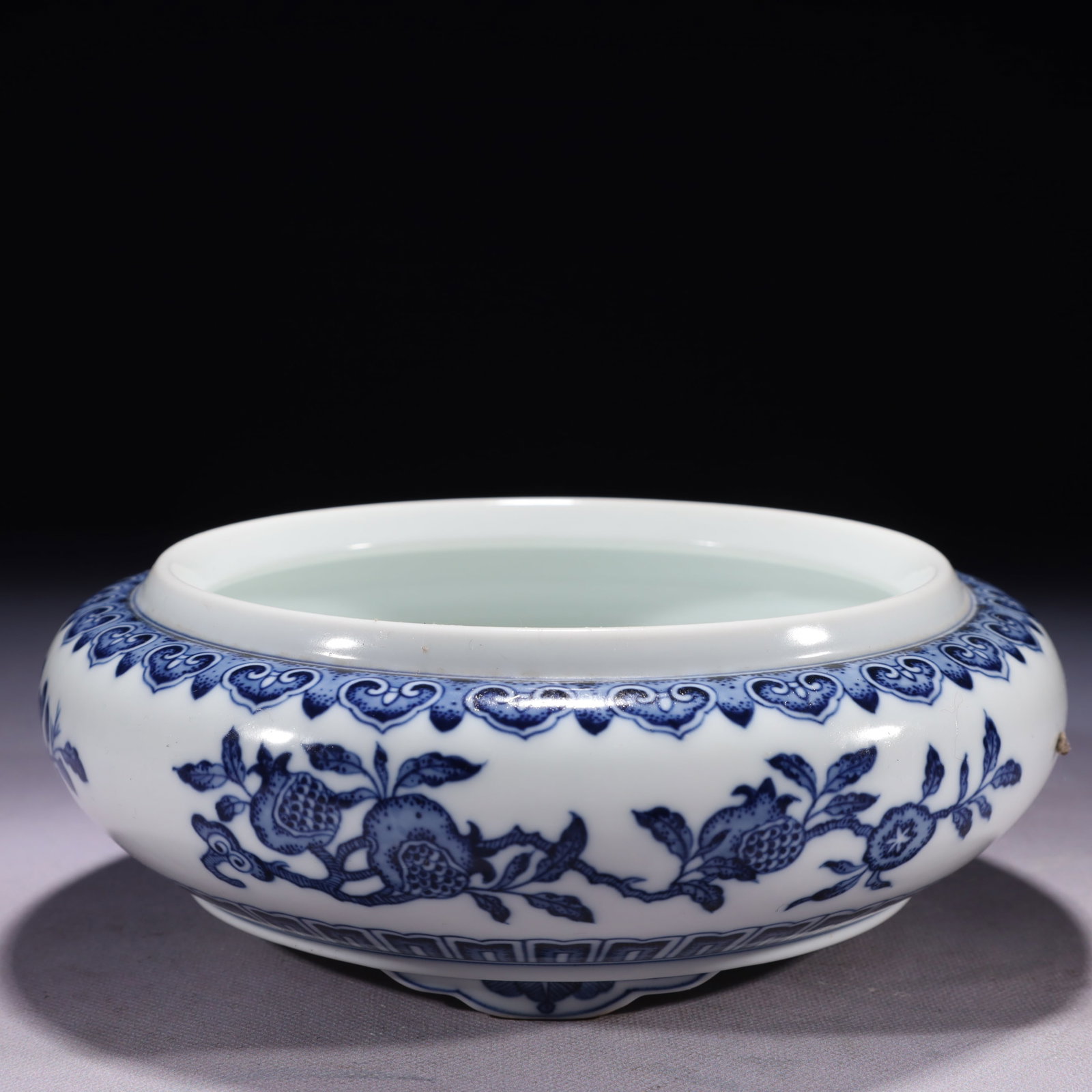 An Exquisite Blue and White Flower and Fruit Pattern Tripod Brush Washer: An Exquisite Blue and White Flower and Fruit Pattern Tripod Brush Washer,Qing Dynasty,China,Qianlong Six-character Mark,Size:8.3inx3.5in,Weight:1350g 青花花果纹三&#