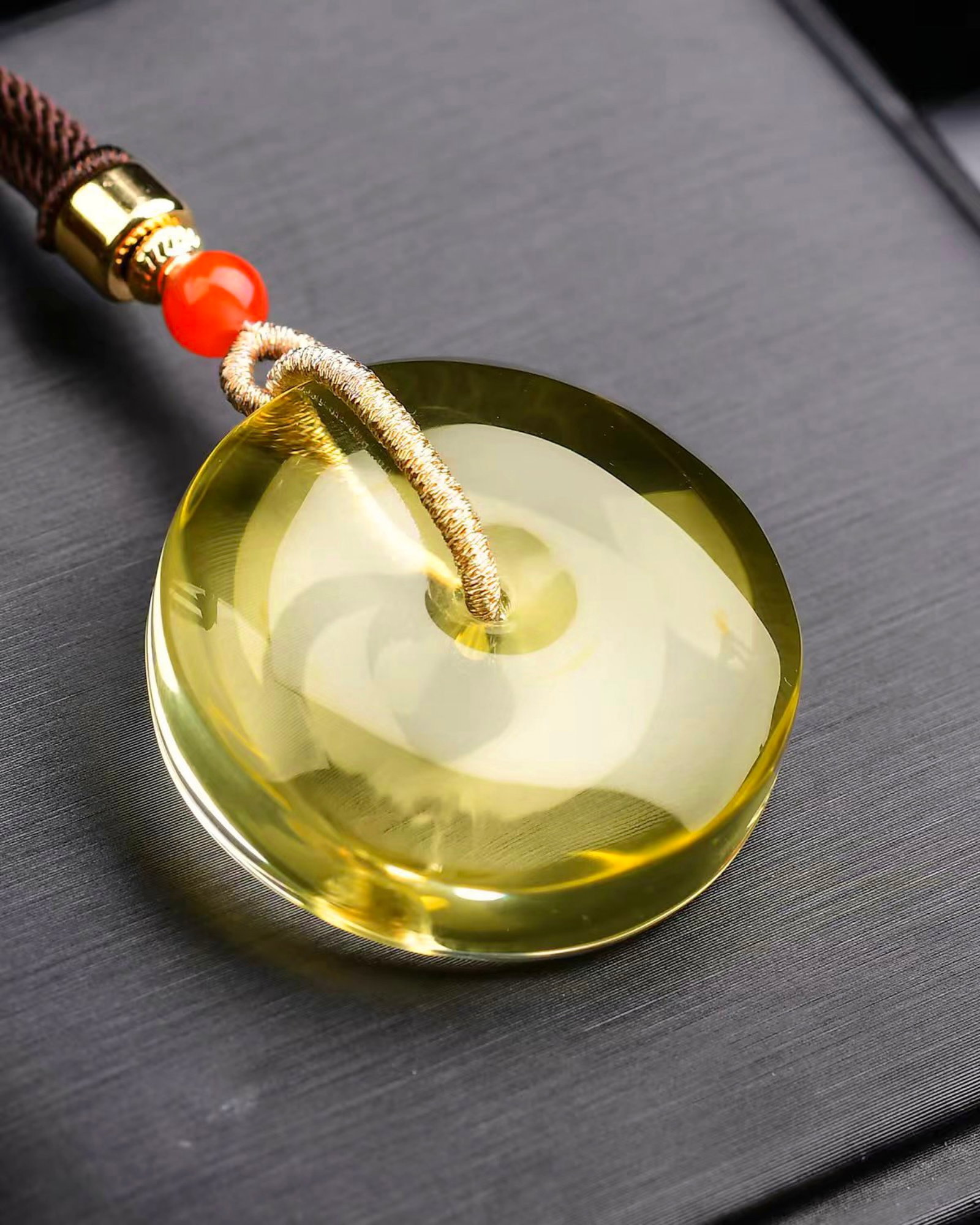 An Exquisite Crystal Pendant - 4