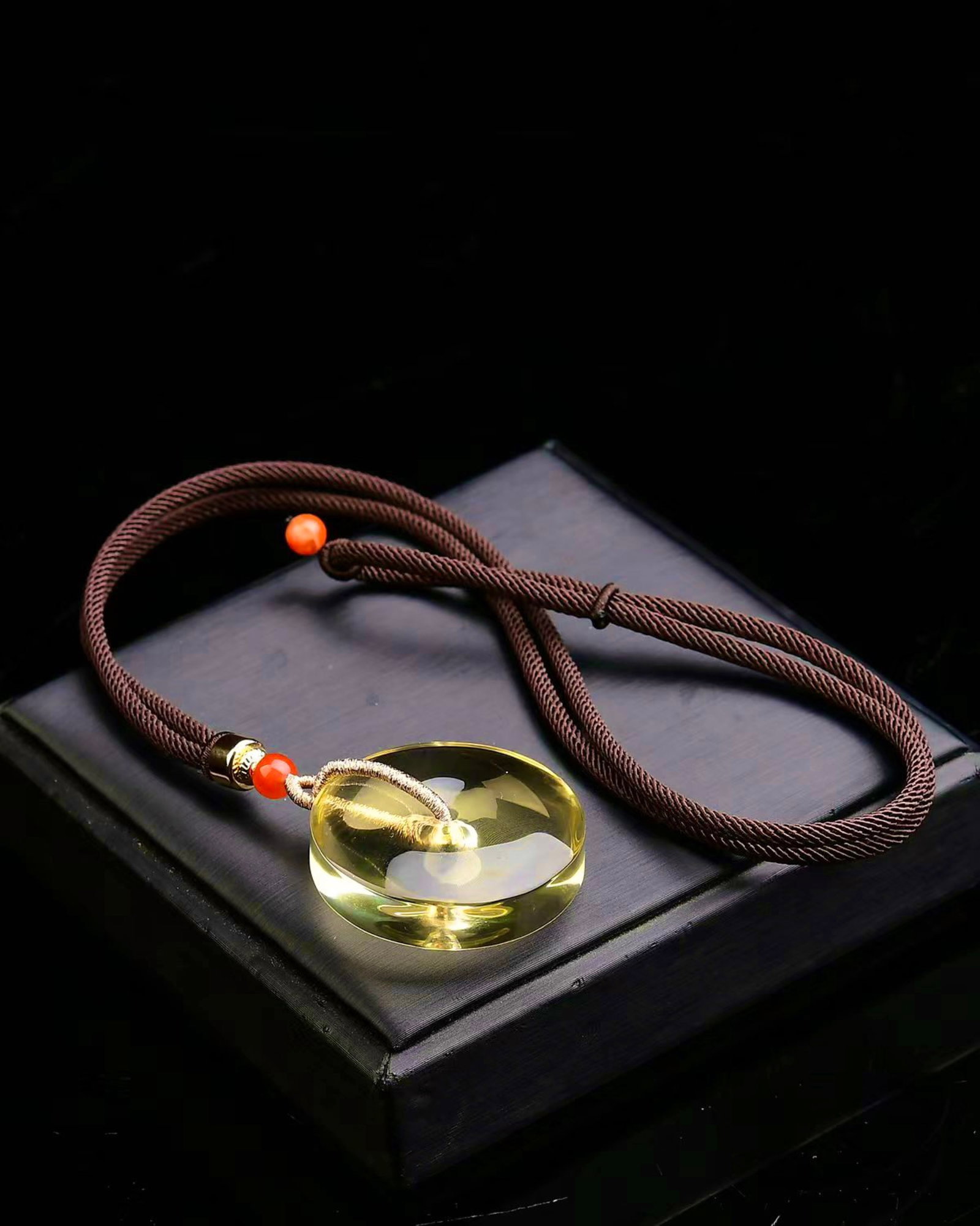 An Exquisite Crystal Pendant - 5