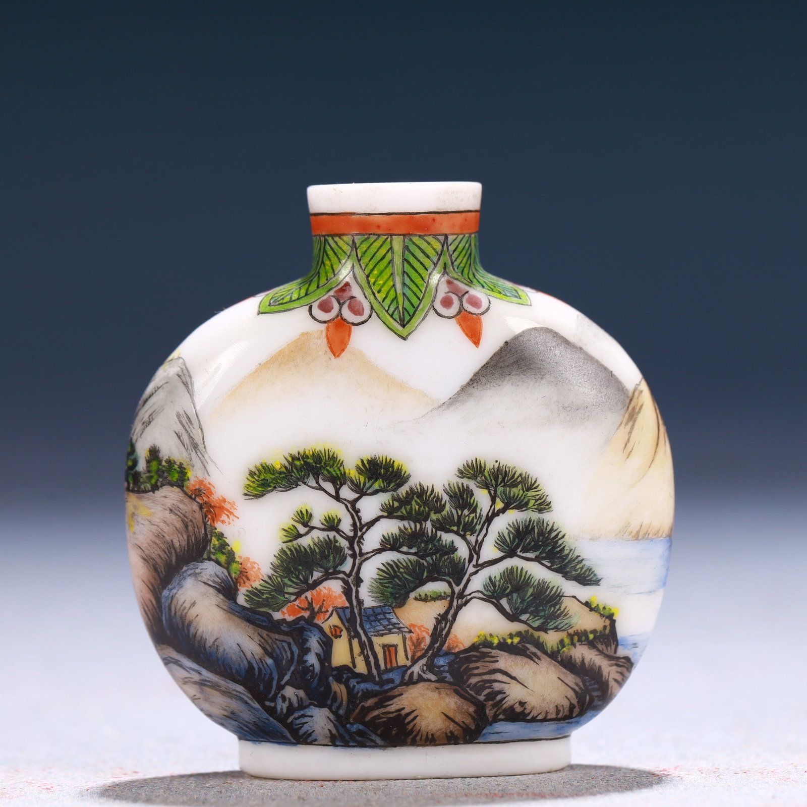 An Exquisite Glass Landscape and Figure Pattern Snuff Bottle (1 of 6)