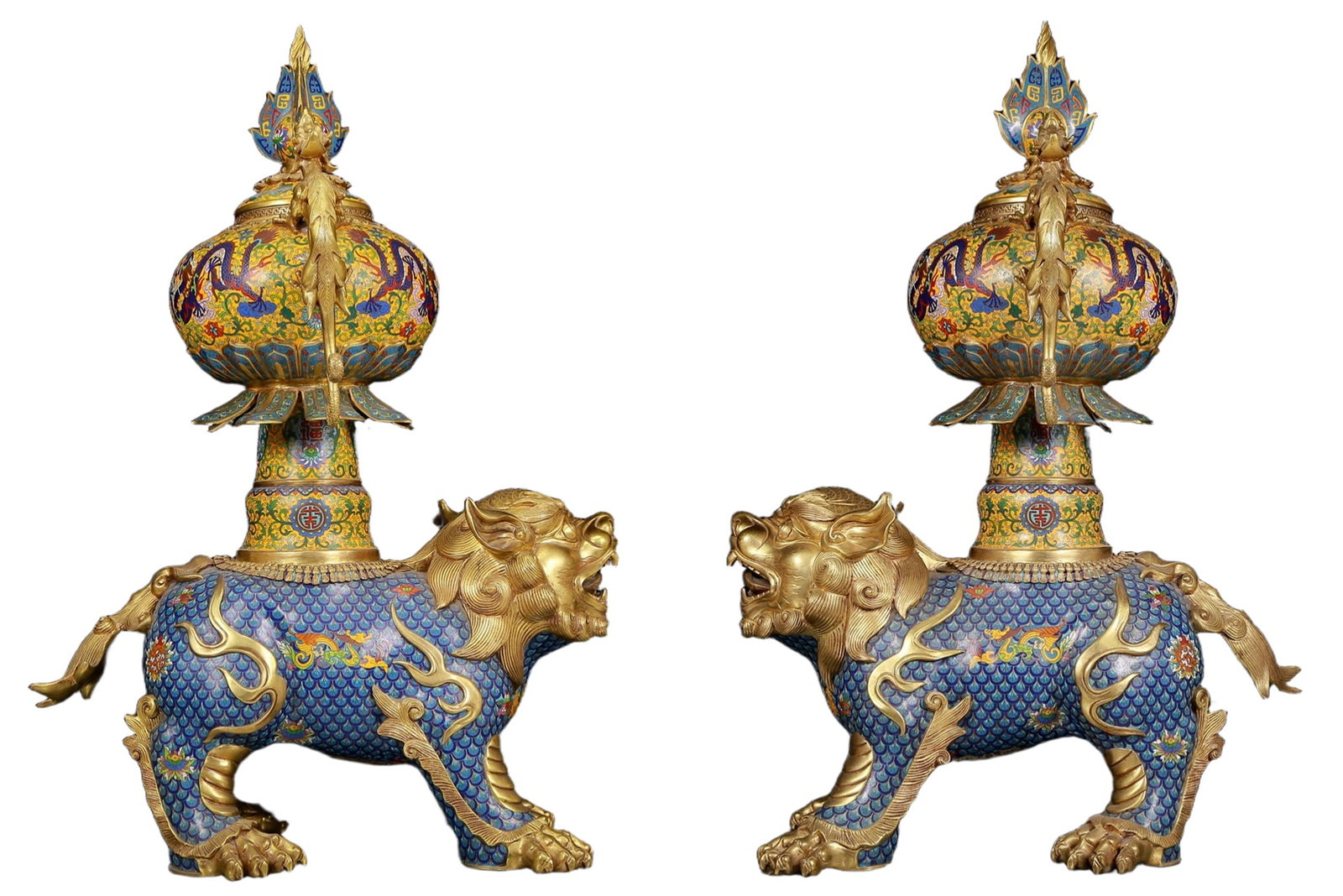 A Pair of Huge Cloisonne Dragon Pattern Auspicious Beast Censers: A Pair of Huge Cloisonne Dragon Pattern Auspicious Beast Censers,Qing Dynasty, China,Qianlong Four-character Mark,Size:22.4inx14.6inx30.7in,Total Weight:63.00kg 一对景泰蓝