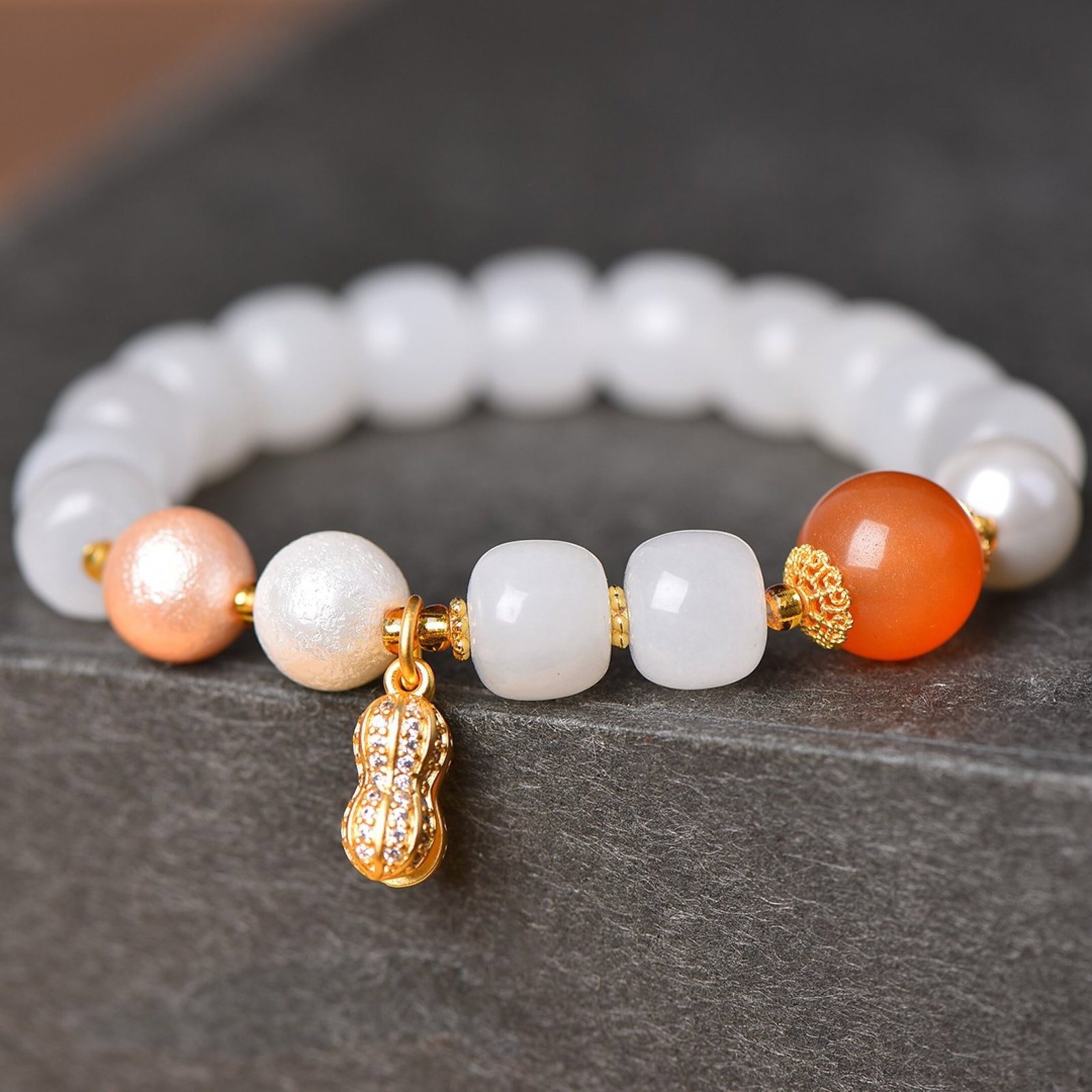 An Exquisite White Jade Bracelets - 2