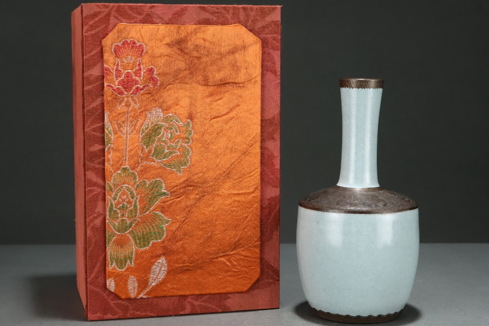 An Exquisite Ru yao Cover with Silver Flower Pattern Vase: An Exquisite Ru yao Cover with Silver Flower Pattern Vase,Song Dynasty,China,Size:9.1inx4.6in 汝窑包银花卉纹瓶,中国宋代