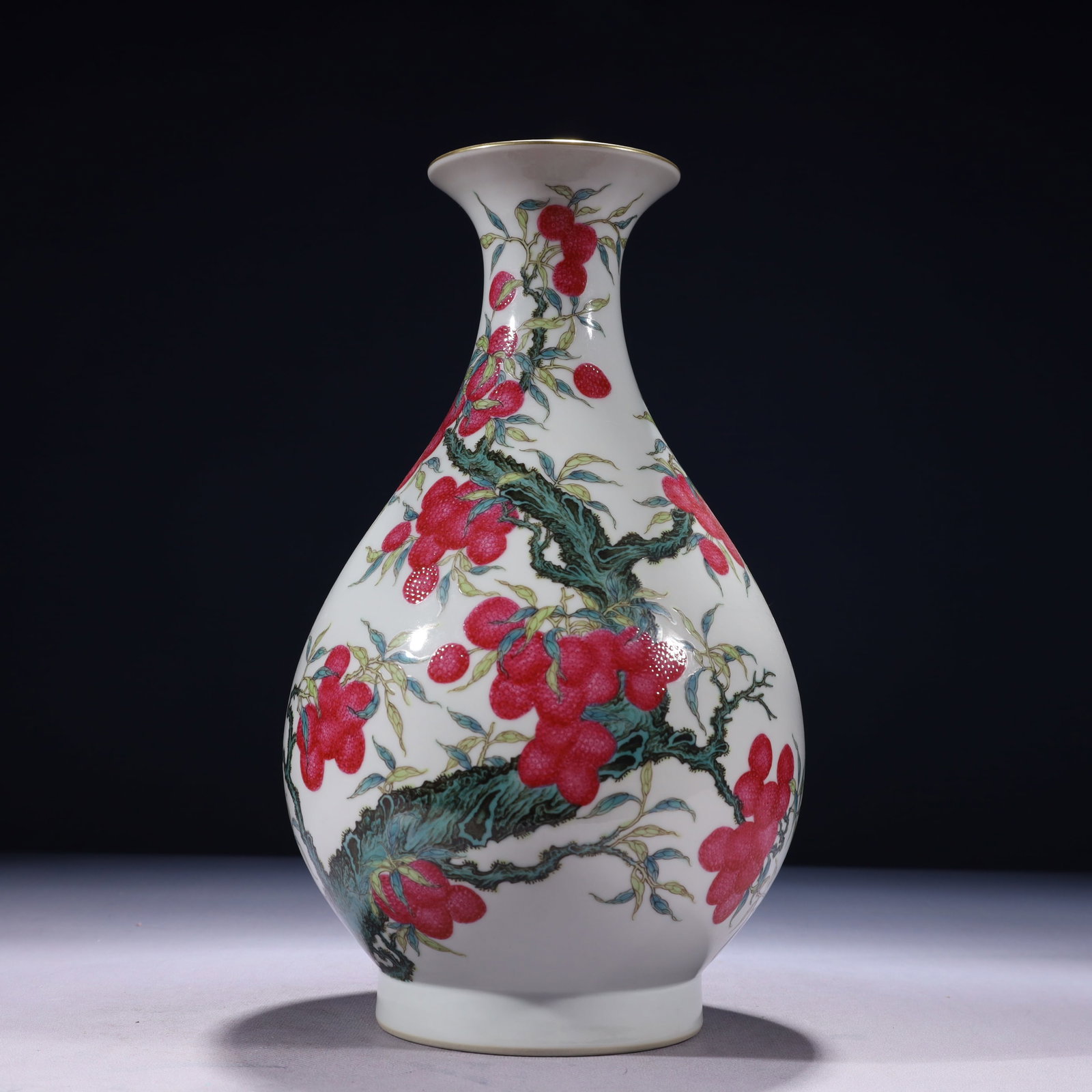 An Exquisite Famille-Rose Painted Gold Litchi Pattern Vase: An Exquisite Famille-Rose Painted Gold Litchi Pattern Vase,Qing Dynasty,China,Yongzheng Six-character Mark,Size:6.7inx12.6in,Weight:1850g
