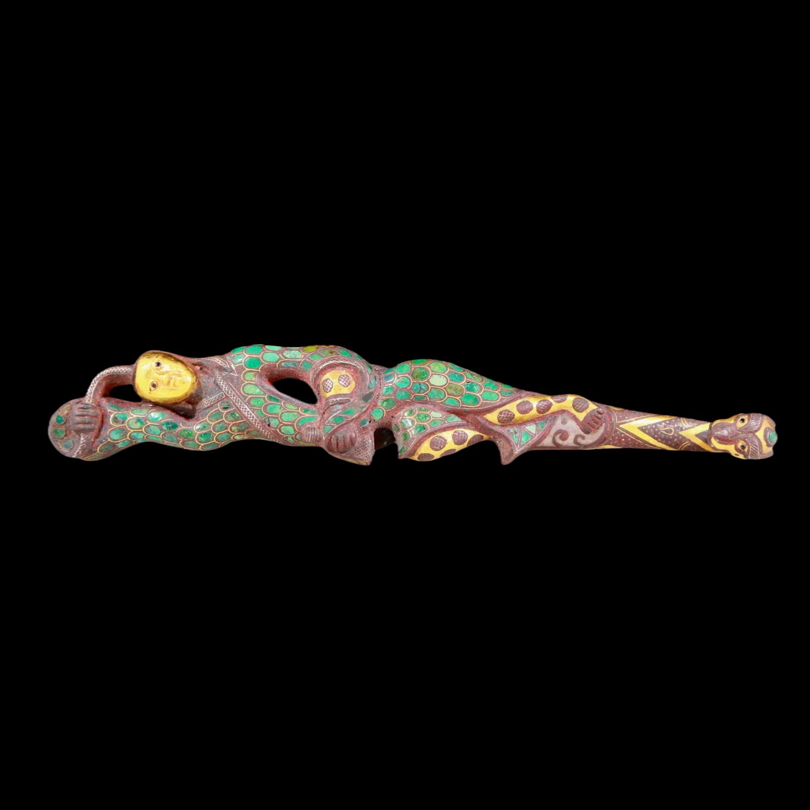 A precious bronze inlaid with gold, silver and turquoise animal pattern hook: A precious bronze inlaid gold, silver and turquoise hook with auspicious animal patterns, ancient times, Size: 7.1inx1.2inx0.8in, Weight: 215.1g