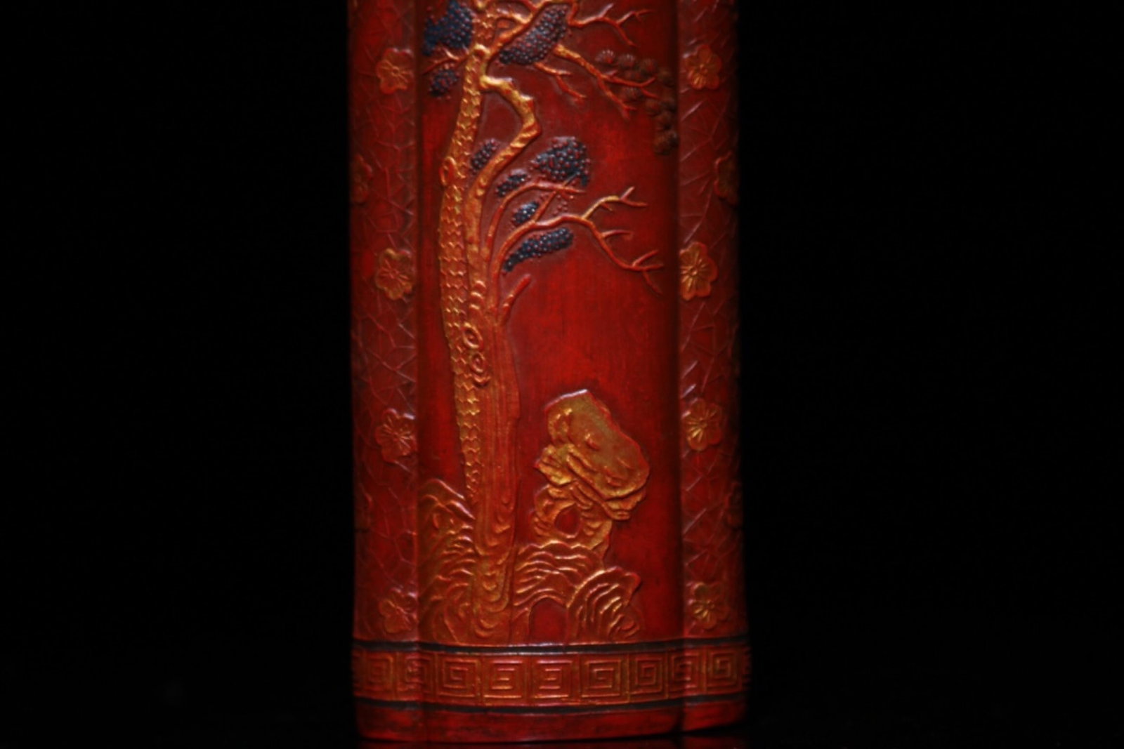 An Exquisite Cinnabar Landscape Pattern Ornament - 4