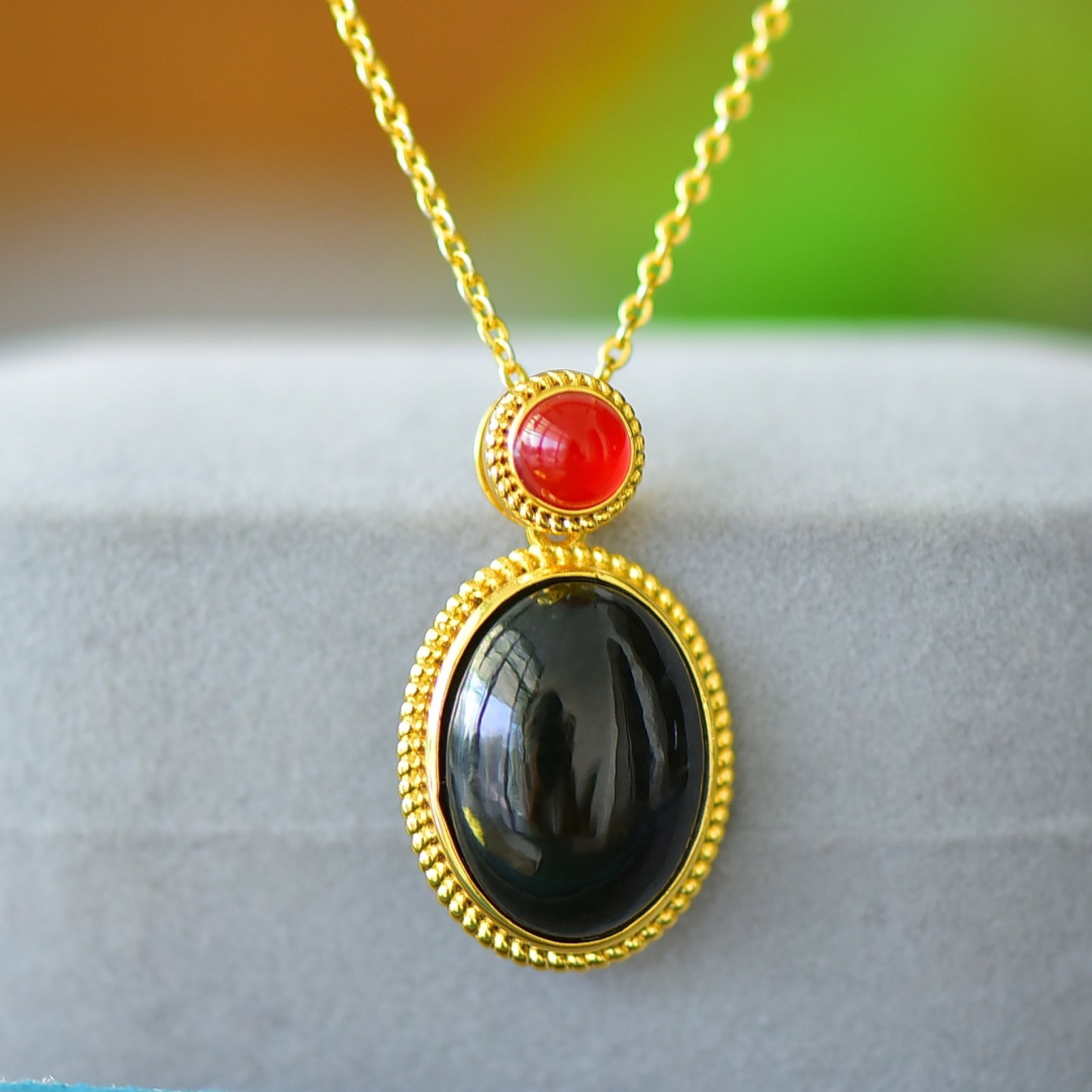 An Exquisite Bronze-Gold Plated Inlaid Green Jade Necklace: An Exquisite Bronze-Gold Plated Inlaid Green Jade Necklace,Size:12mmx16mm 铜镀金镶青玉项链