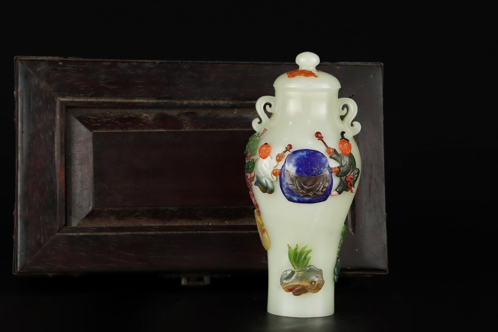 An Exquisite White Jade Figure Pattern Double-Ears Bottle,Inlaid Gems: An Exquisite White Jade Figure Pattern Double-Ears Bottle,Inlaid Gems,Qing Dynasty,China,Qianlong Four-character Mark,Size:7.3inx3.1in,Weight:435g