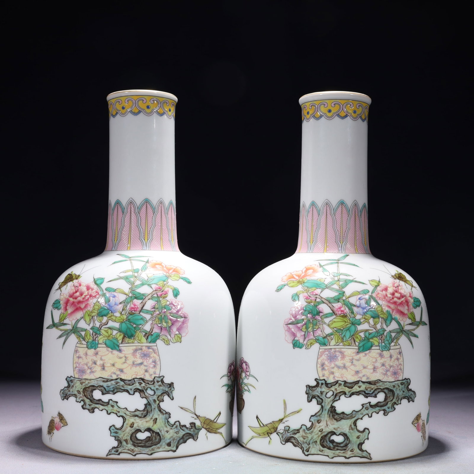 A Pair of Exquisite Famille-Rose Flower Pattern Vase,with poem: A Pair of Exquisite Famille-Rose Flower Pattern Vase,with poem,Qing Dynasty,China,Yongzheng Four-character Mark,Size:5.1inx9.8in,Weight:1550g 粉彩花卉纹瓶,带&