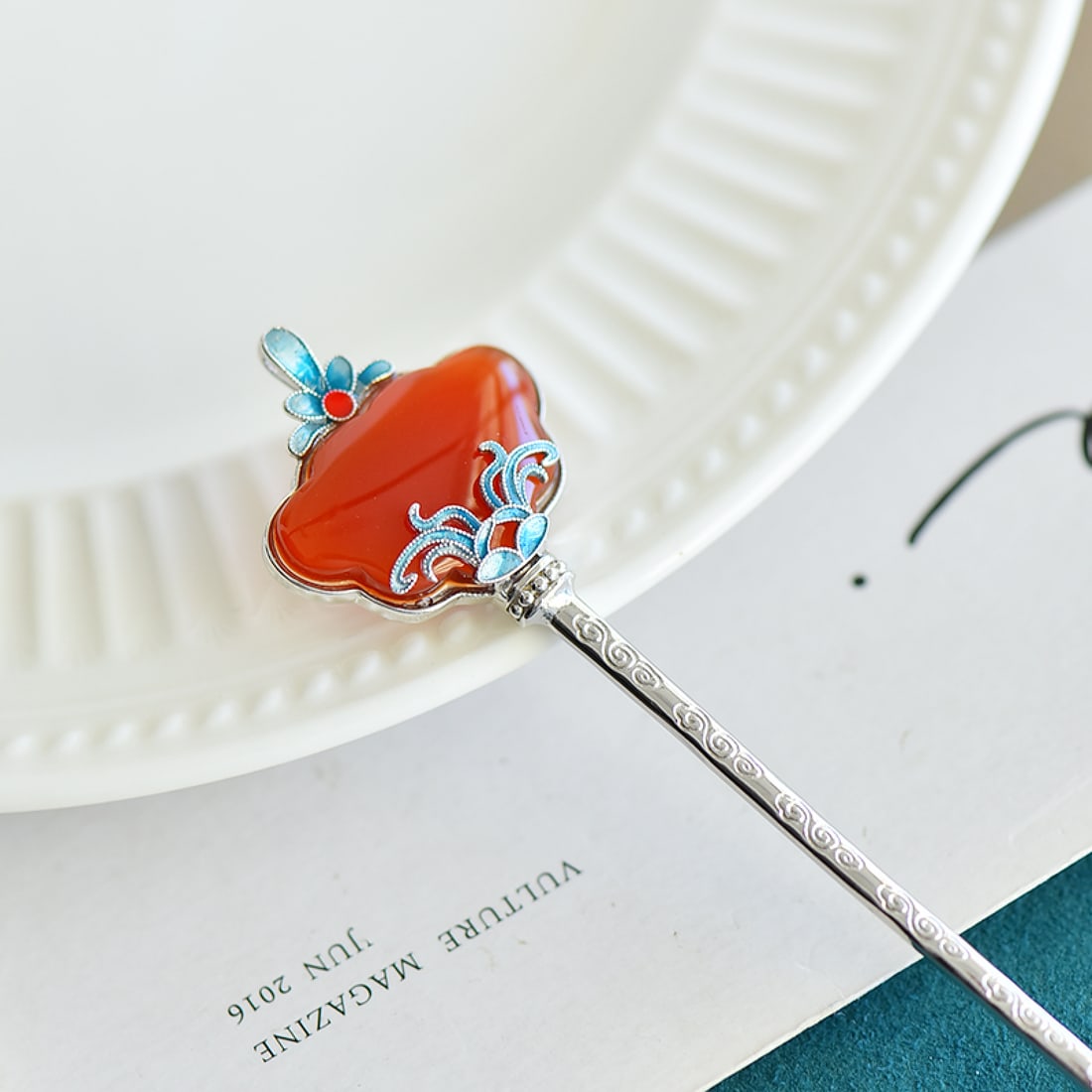 An Exquisite Sterling Silver Inlaid Red Agate Hairpin: An Exquisite Sterling Silver Inlaid Red Agate Hairpin,Size:17mmx26mm 纯银镶红玛瑙发簪