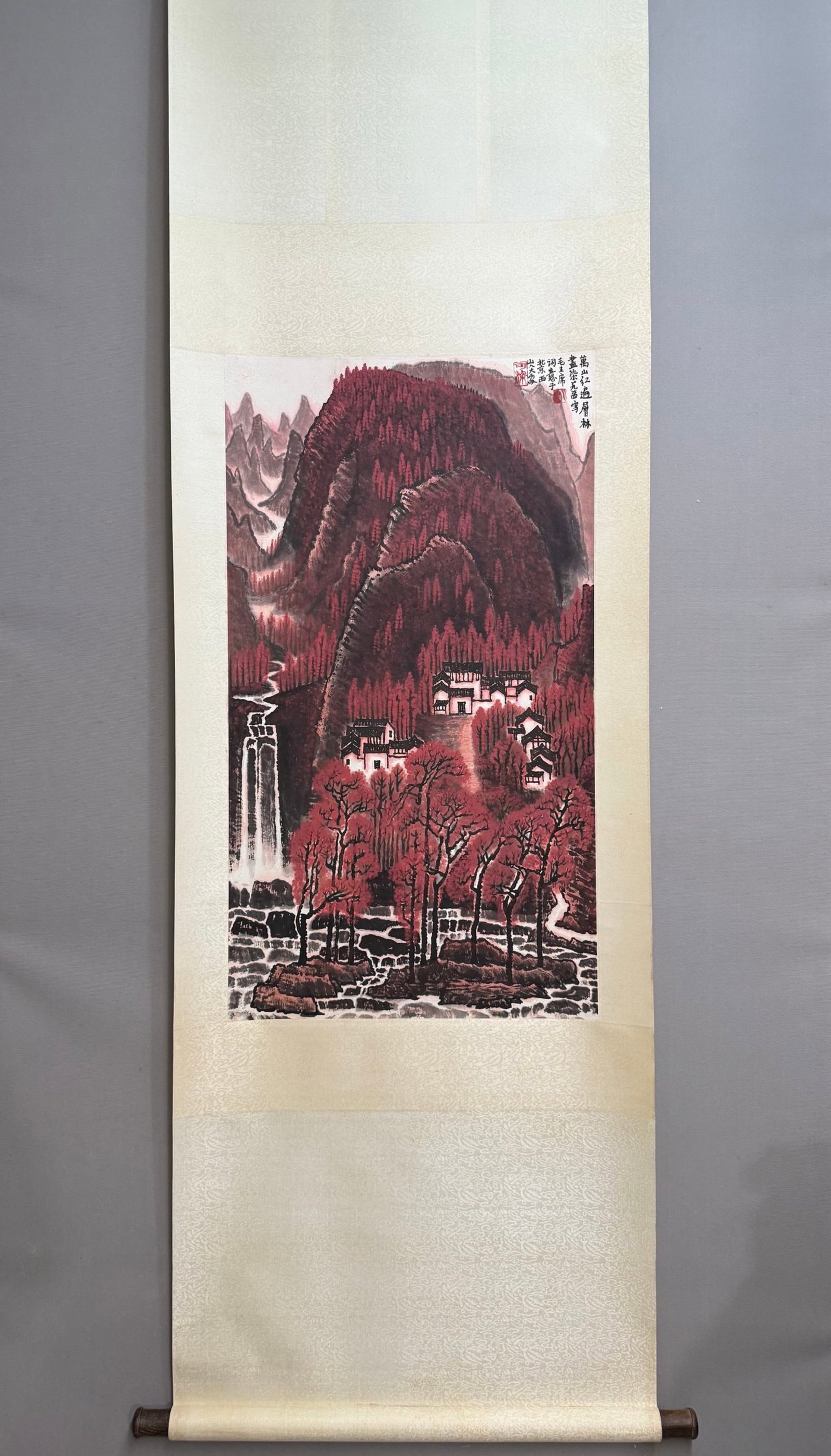 A Chinese Vertical Scroll Ink Painting of Landscape on Paper: A Chinese Vertical Scroll Ink Painting of Landscape on Paper,Li Keran,Size:35inx19.7in 一幅中国水墨山水画立轴,李可染