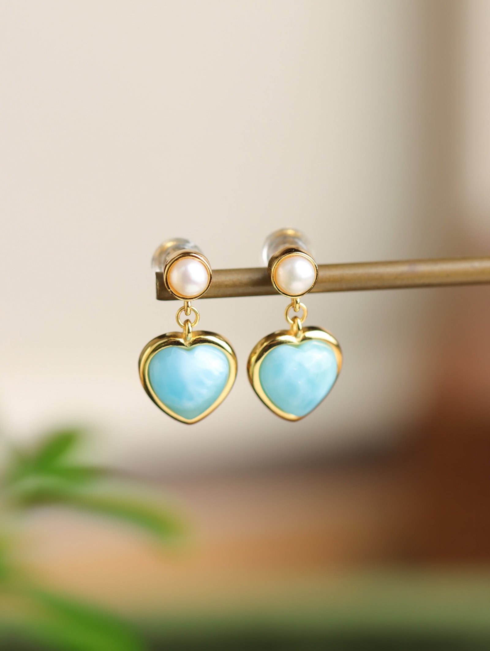 A Pair of Exquisite Sterling Silver-Gold Plated Inlaid Larimar Earrings,Inlaid Pearls: A Pair of Exquisite Sterling Silver-Gold Plated Inlaid Larimar Earrings,Inlaid Pearls
